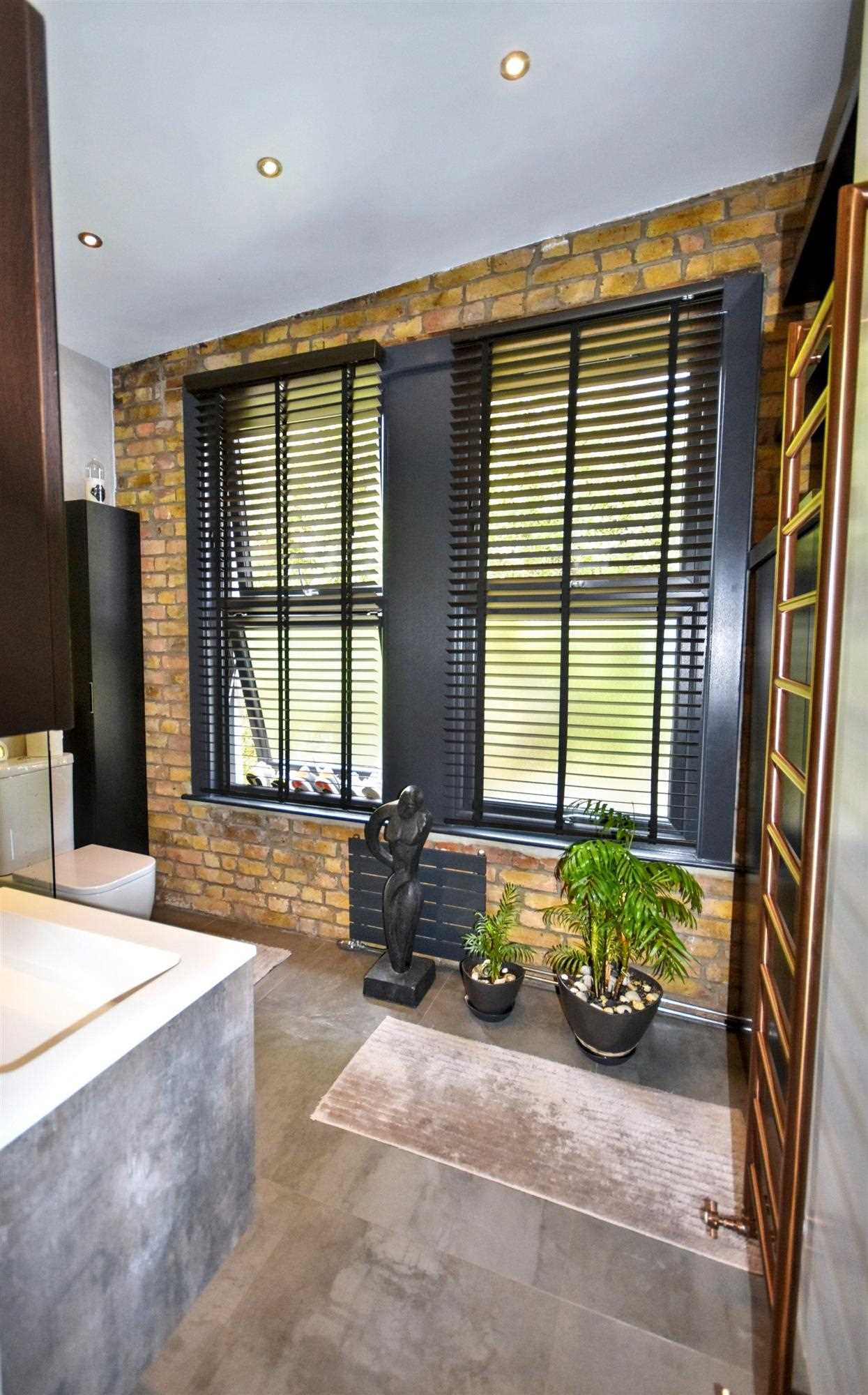 Ivy Crescent - Picture 8