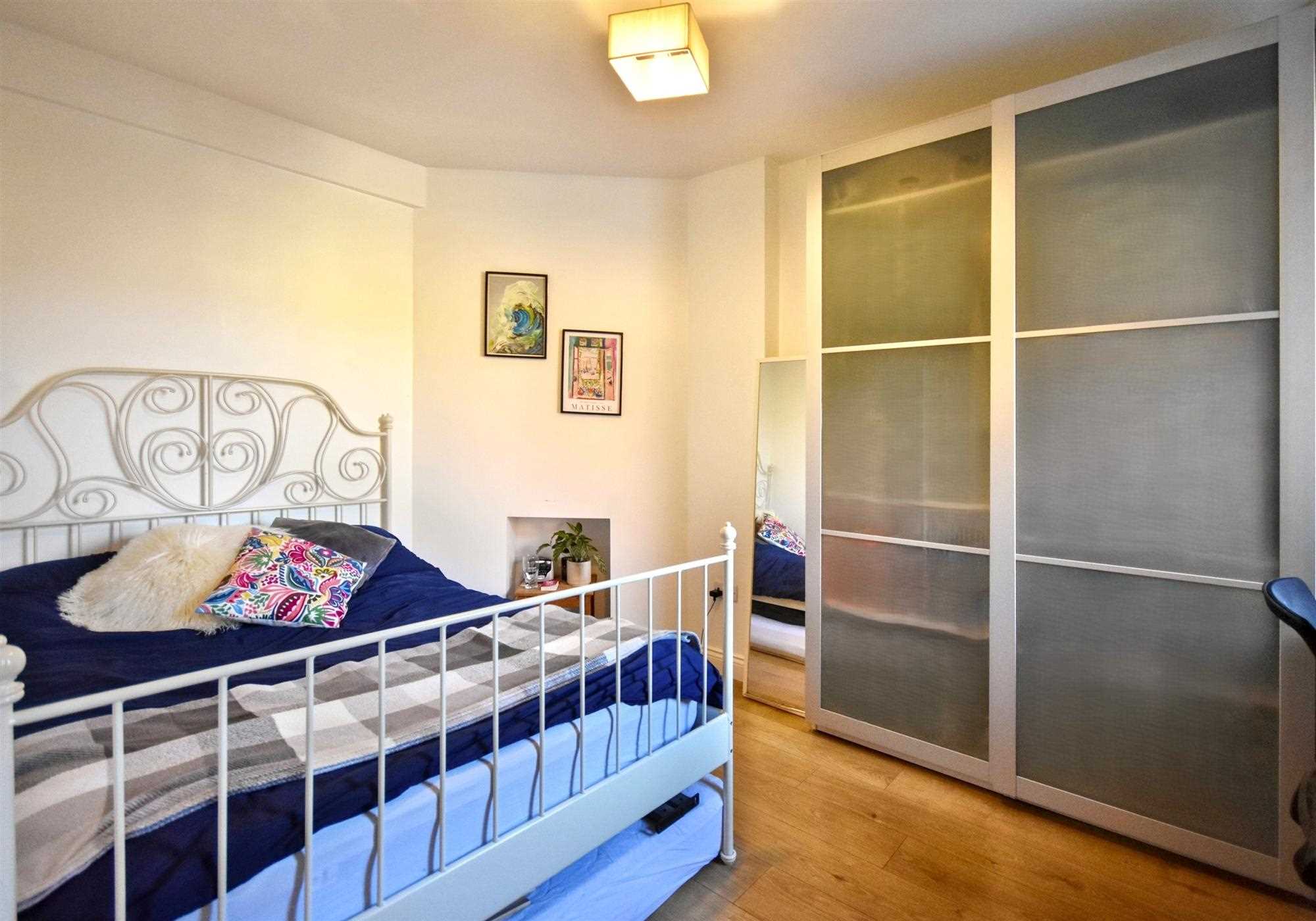 Dewsbury Court - Picture 8