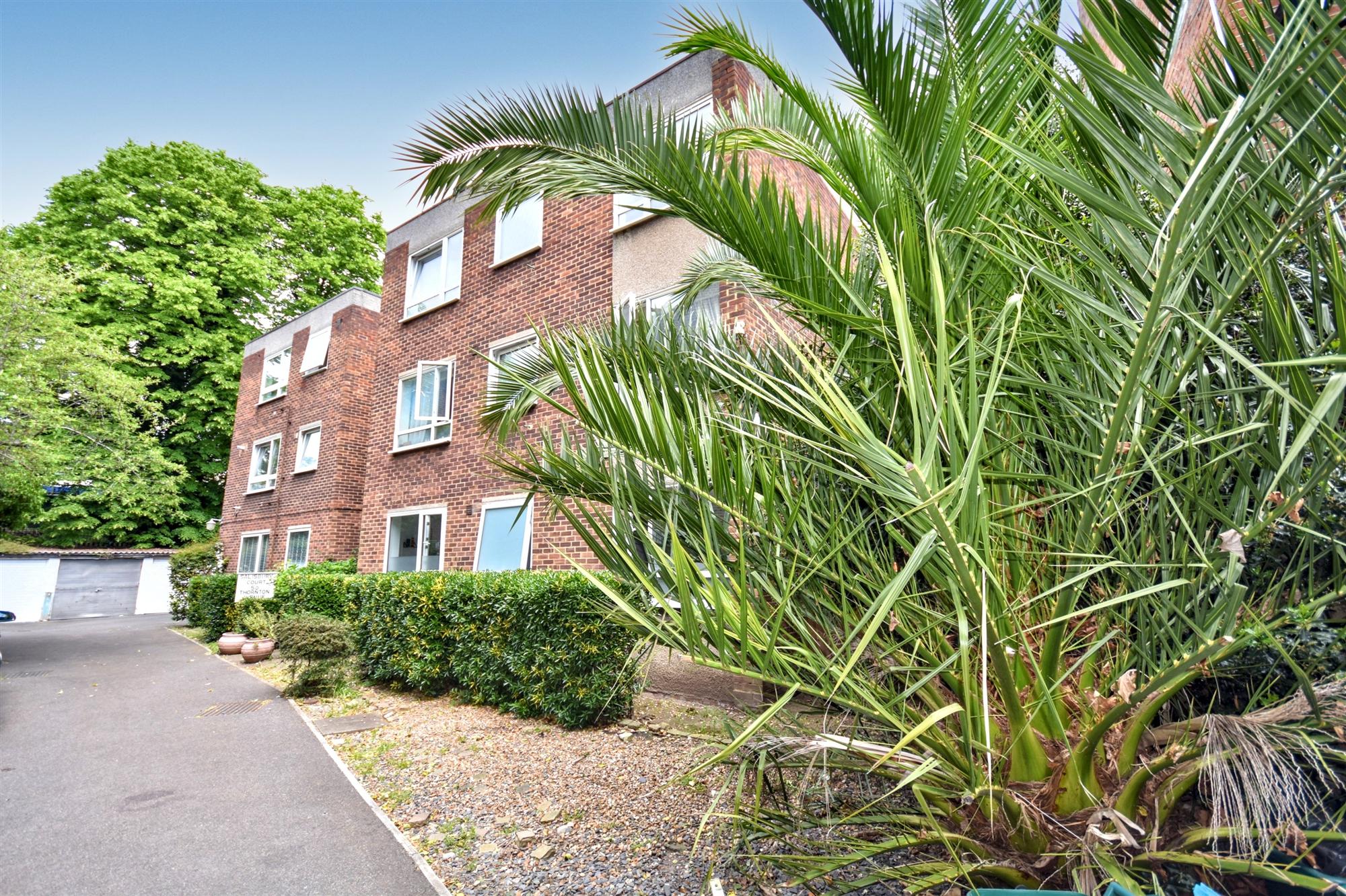 Salisbury Court - Picture 1