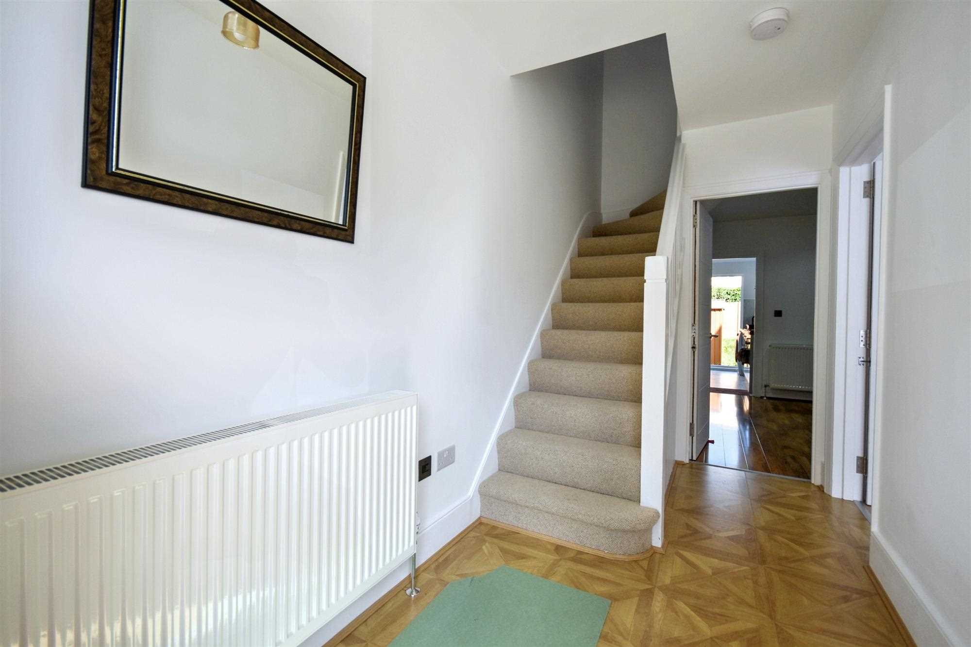 Court Way - Picture 9