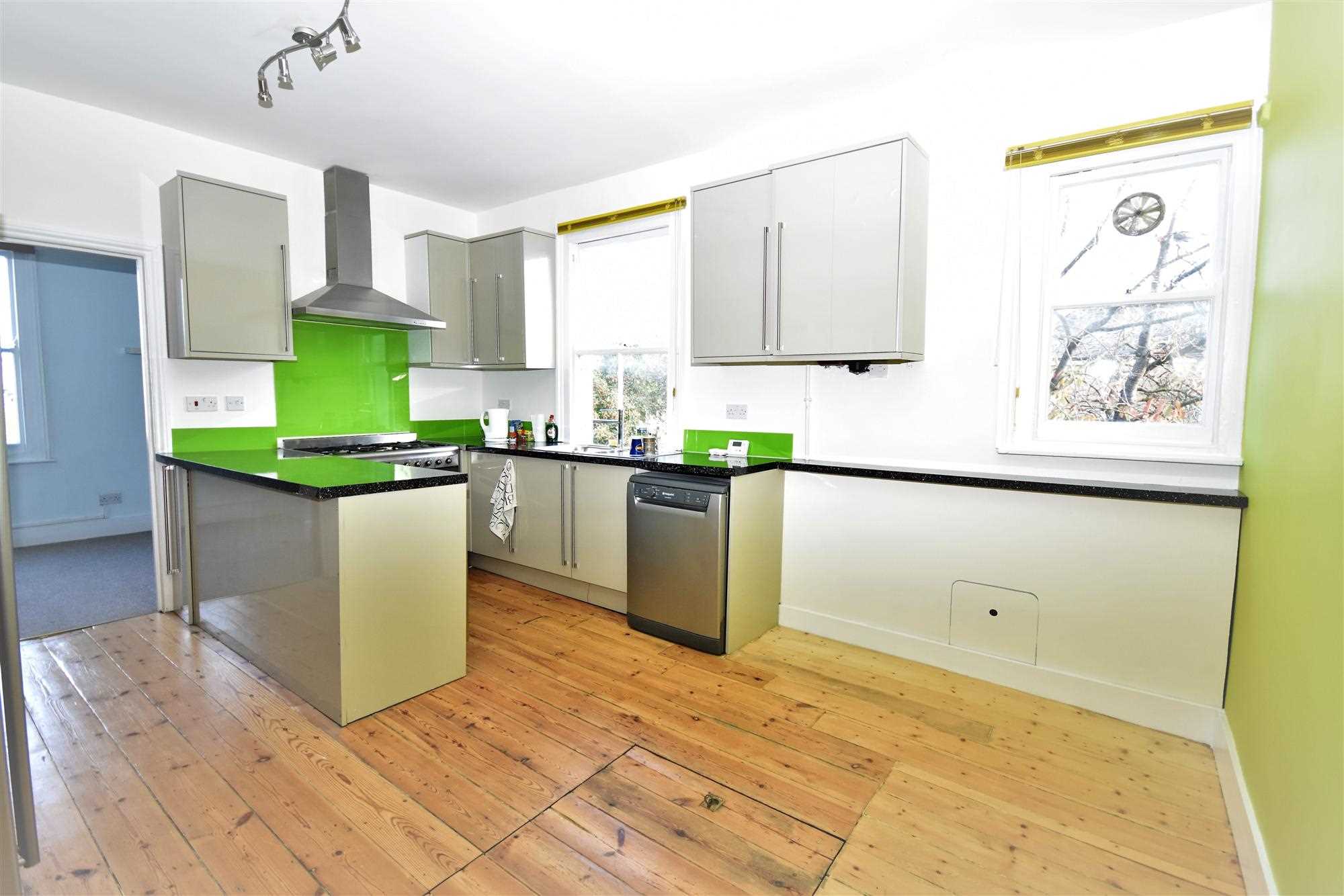 Thames Road - Picture 2