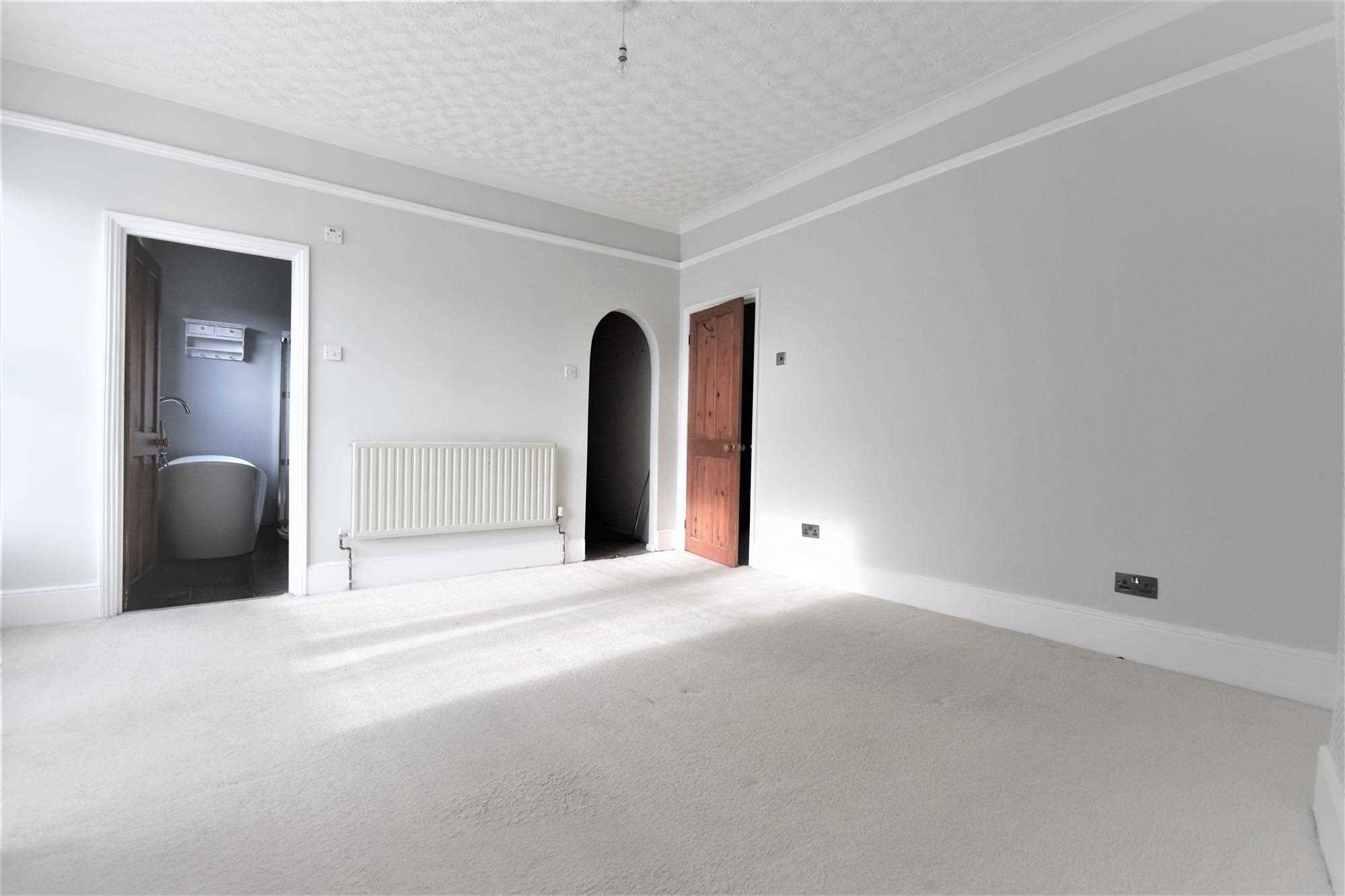 Thames Road - Picture 5