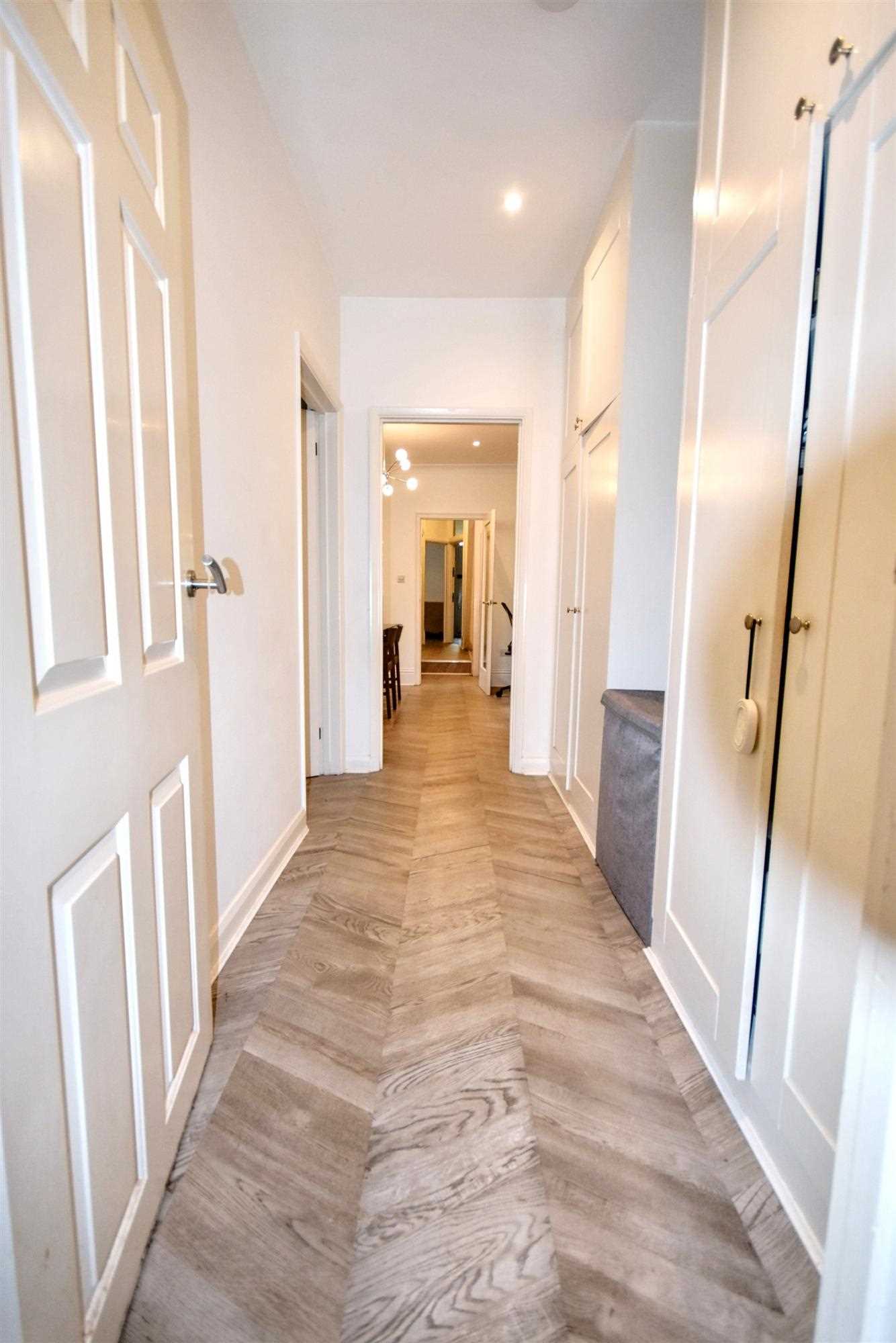 Thornton Avenue - Picture 9
