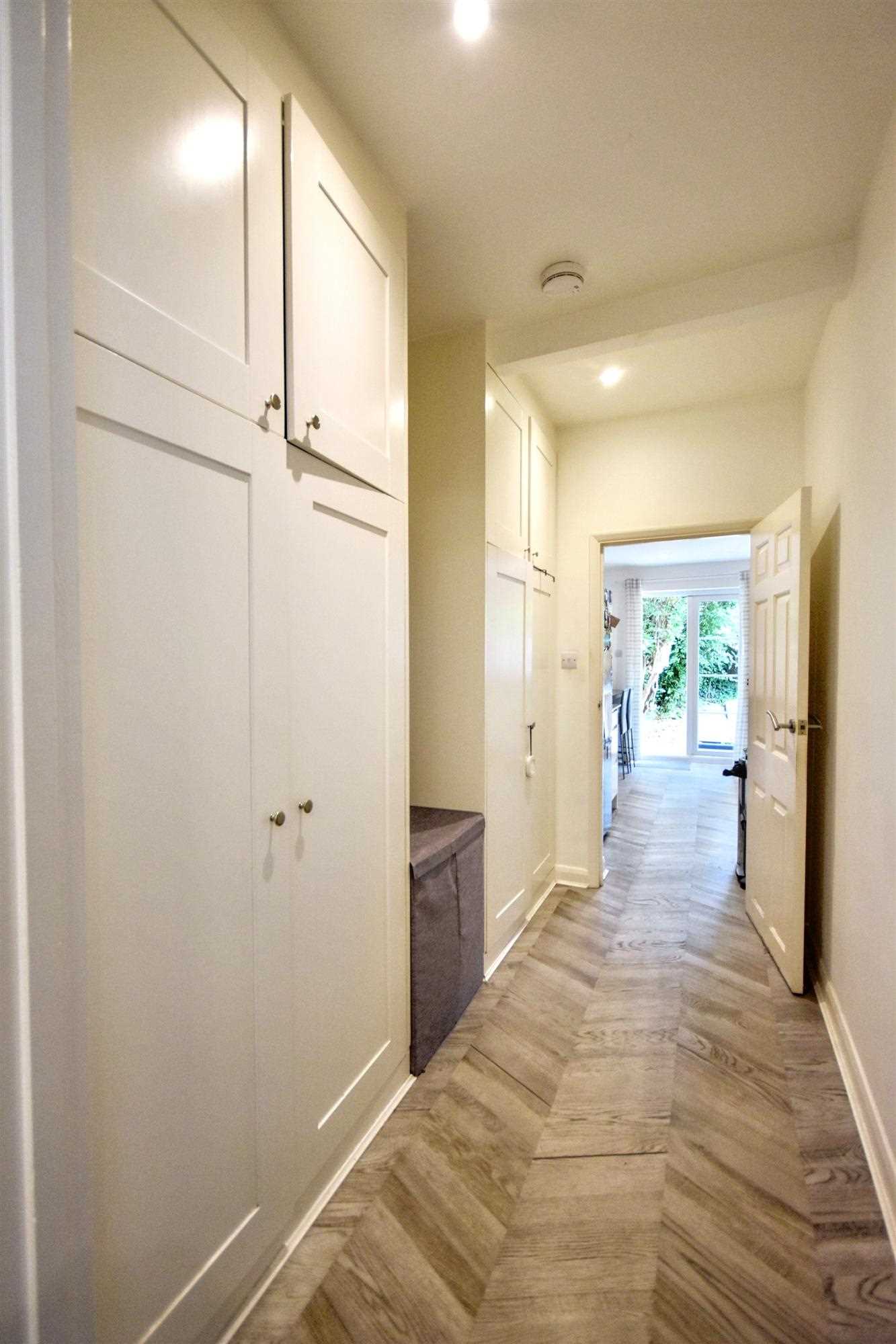 Thornton Avenue - Picture 10