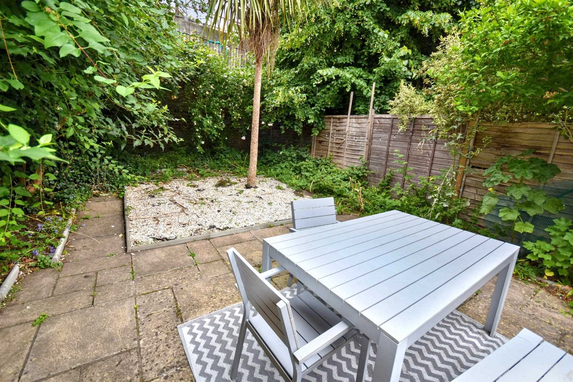 Thornton Avenue - Picture 14