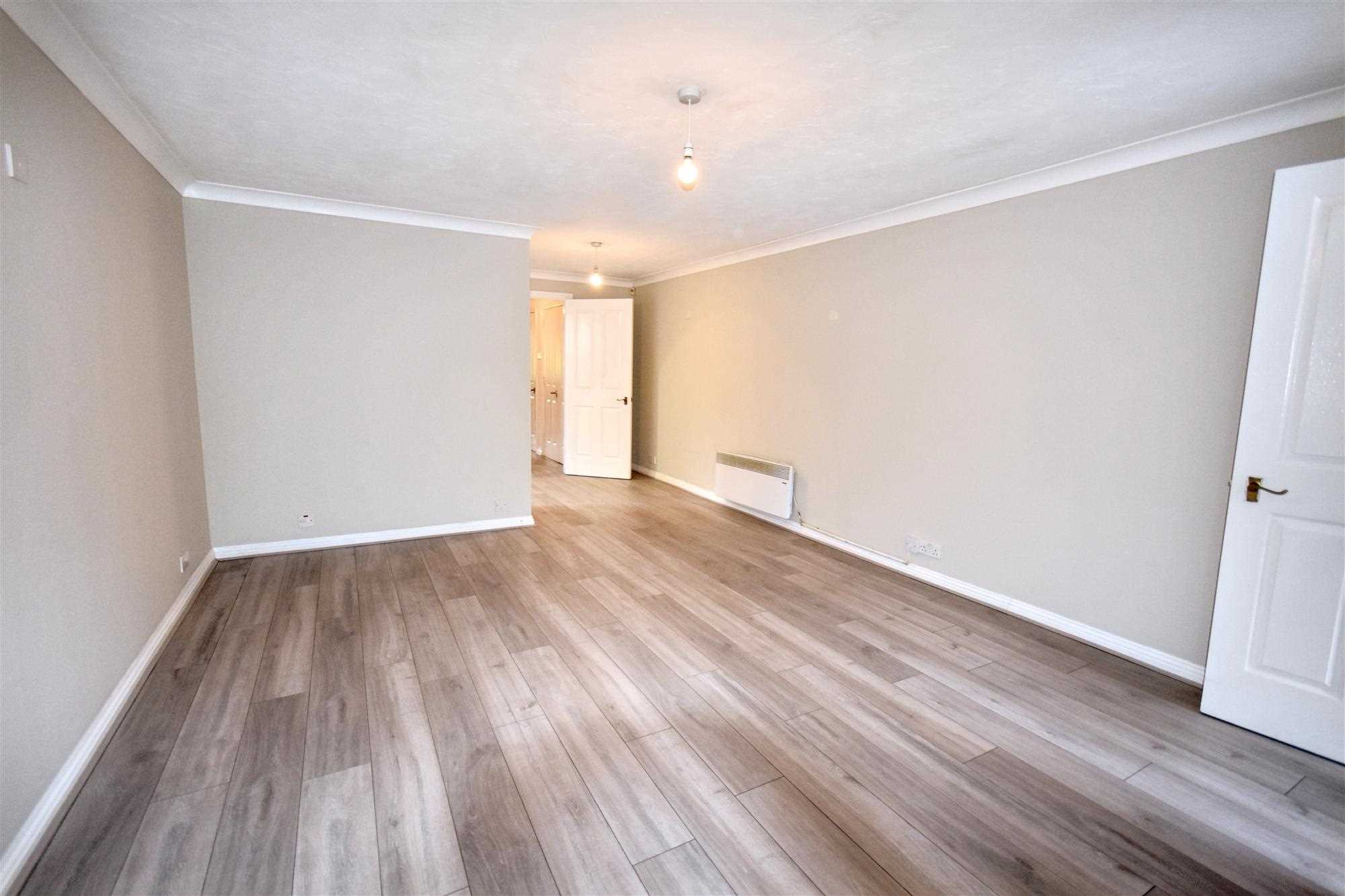 Kingswood Terrace - Picture 2
