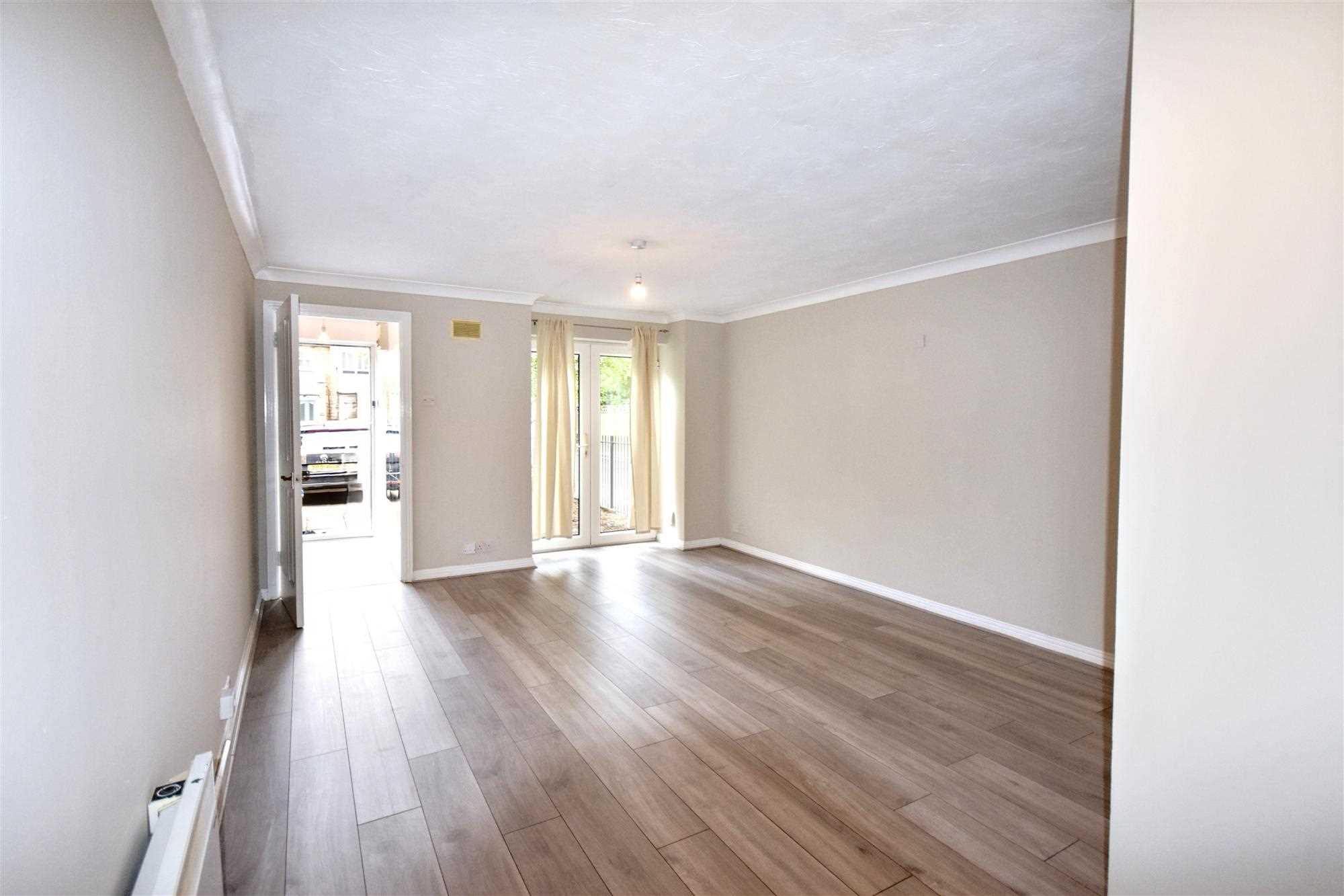 Kingswood Terrace - Picture 3