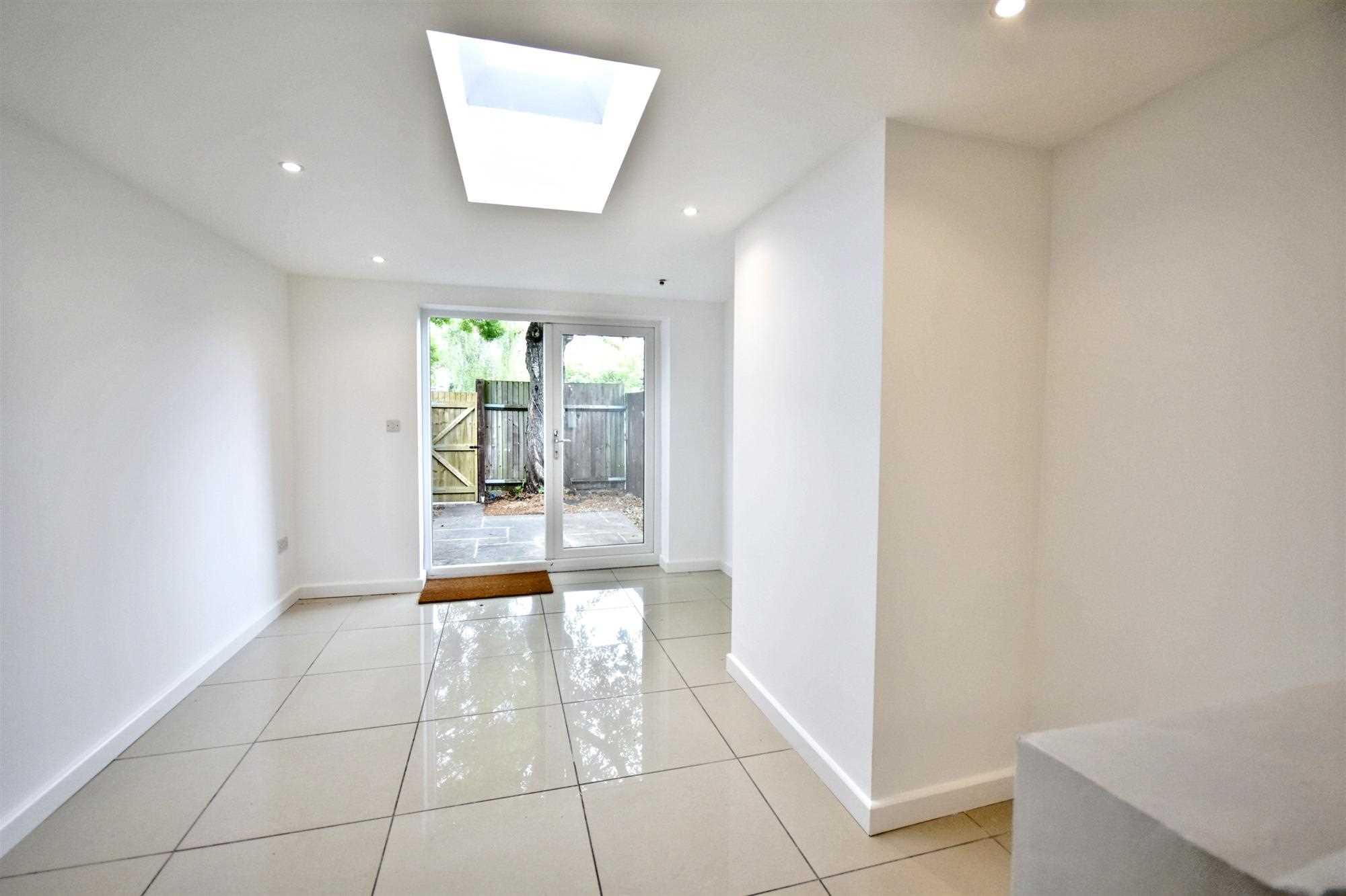 Acton Lane - Picture 4