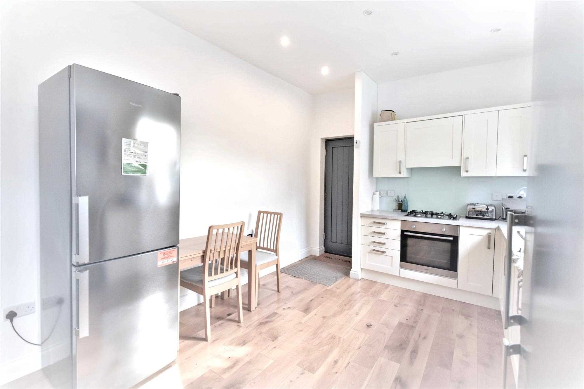 Acton Lane Loft - Picture 3