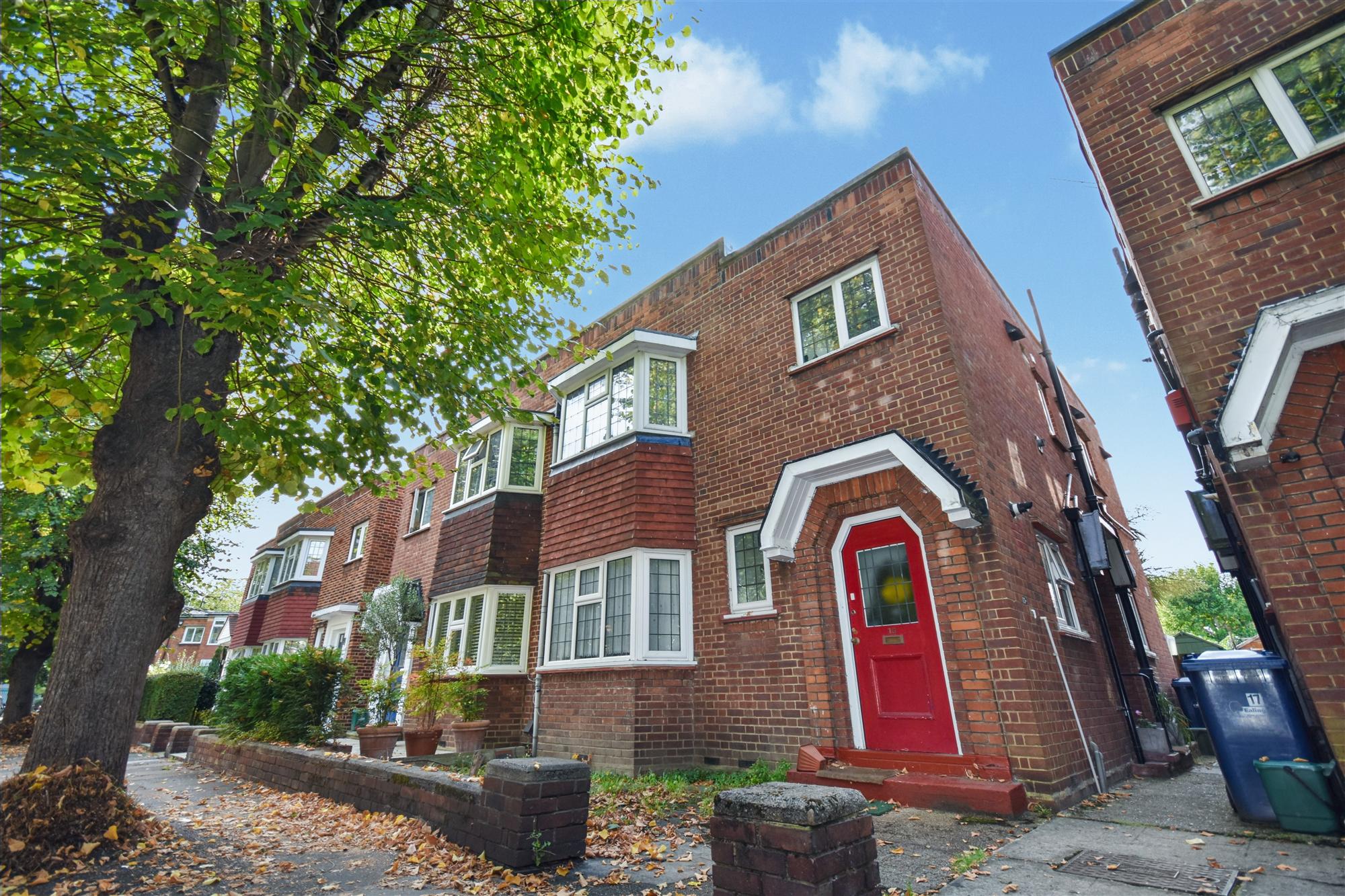 Ravenscroft Road - Picture 1