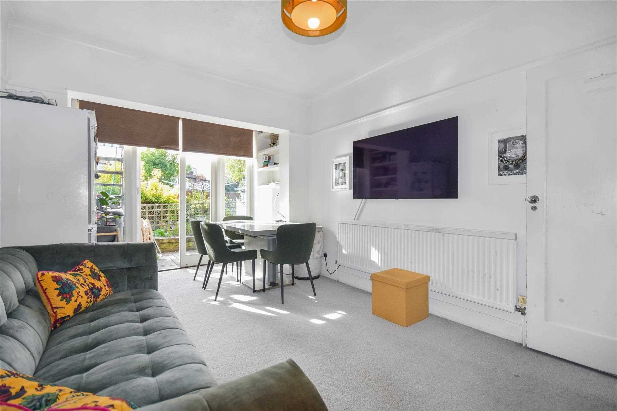 Ravenscroft Road - Picture 3