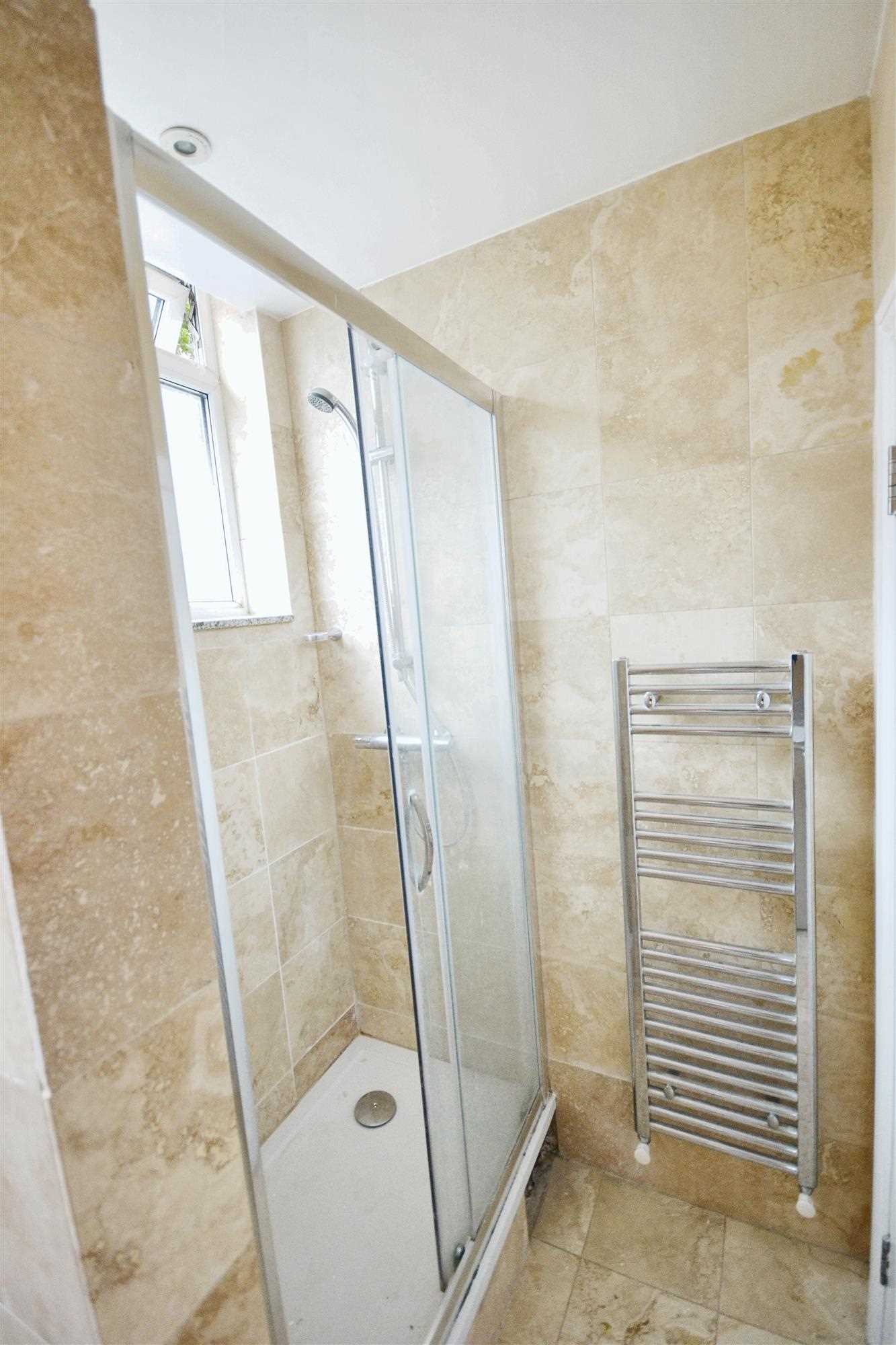 Dewsbury Court - Picture 6