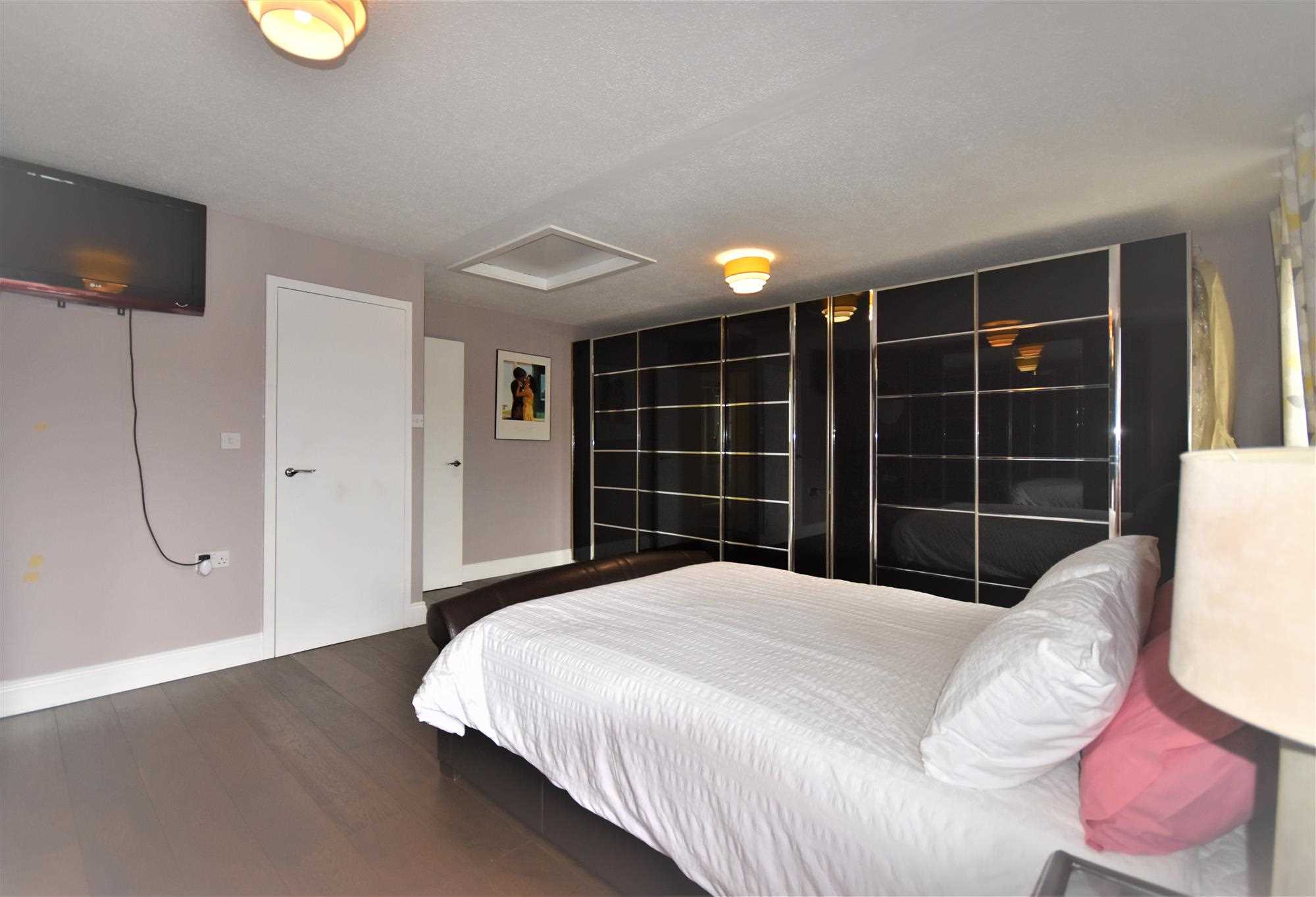 Clement Close - Picture 4