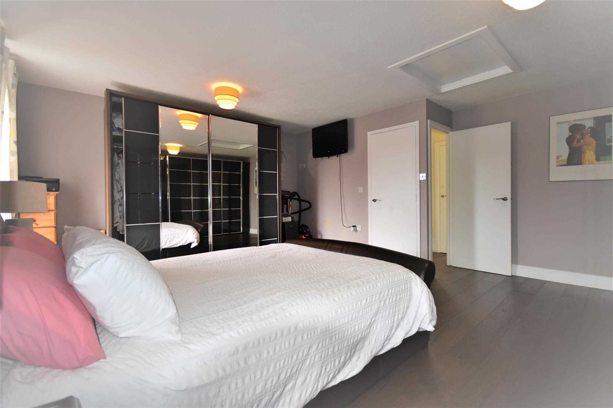 Clement Close - Picture 5