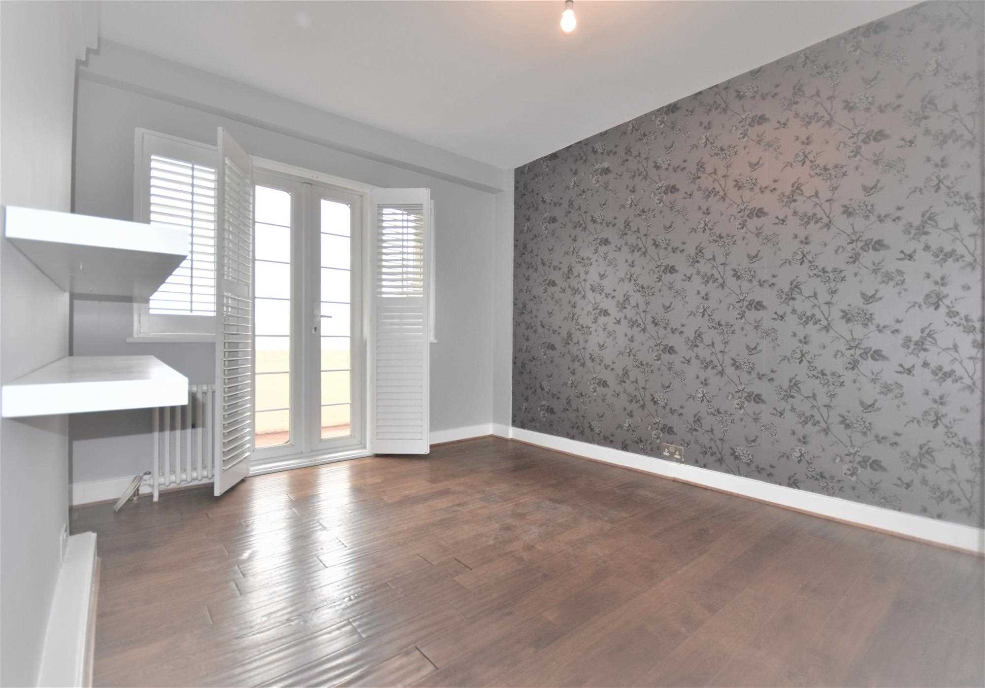 Chiswick Village - Picture 2