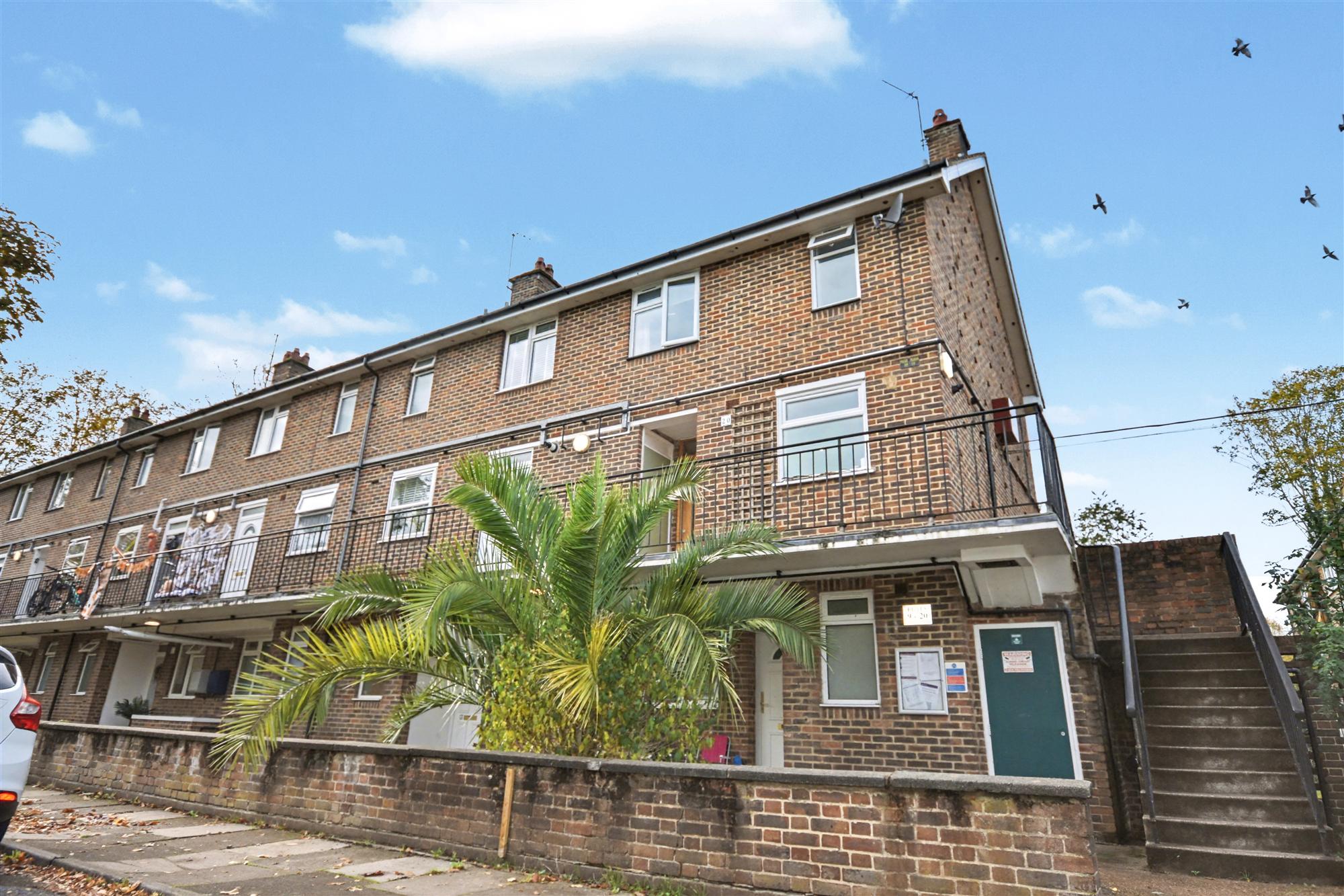 Deans Close - Picture 1