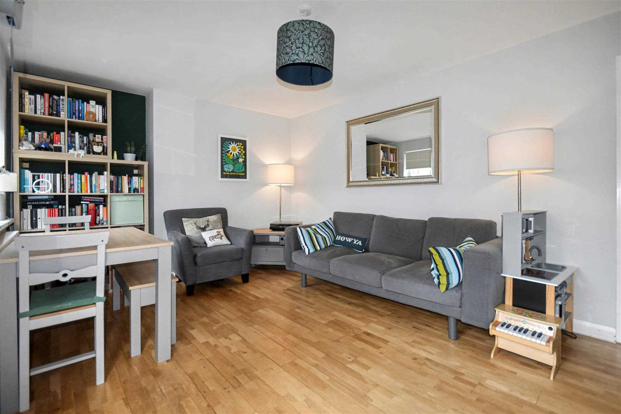 Deans Close - Picture 2