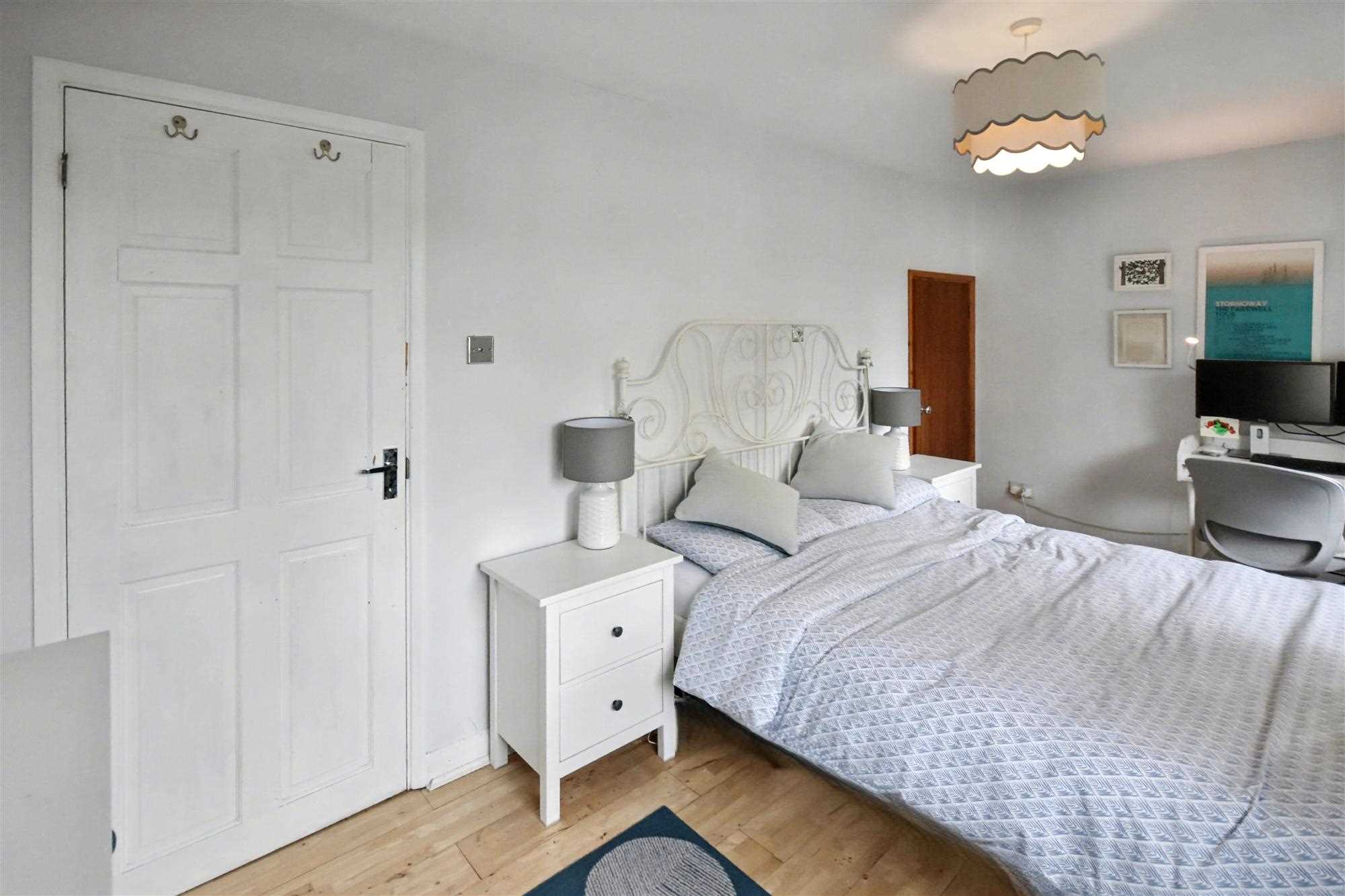 Deans Close - Picture 8