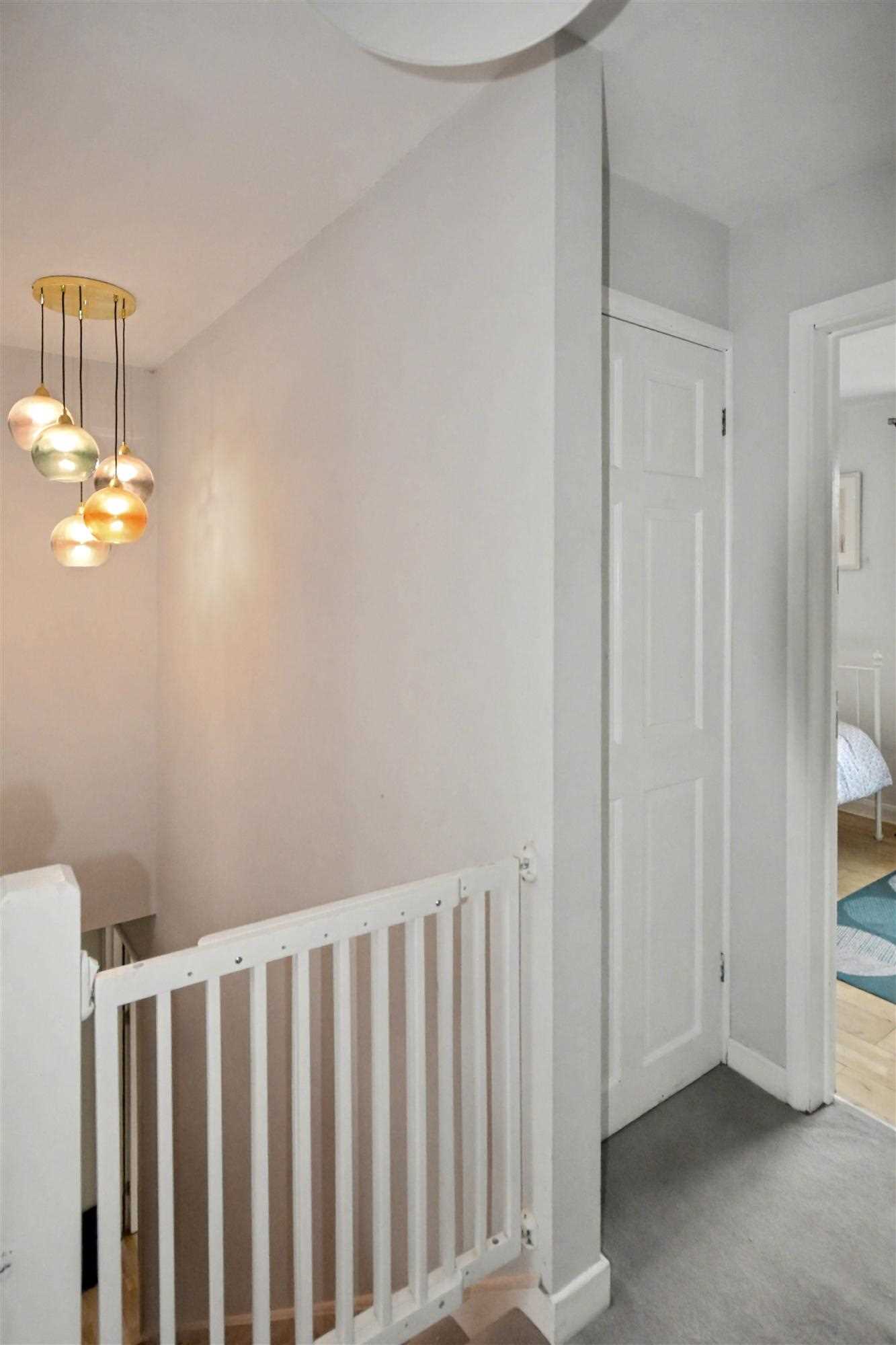 Deans Close - Picture 13