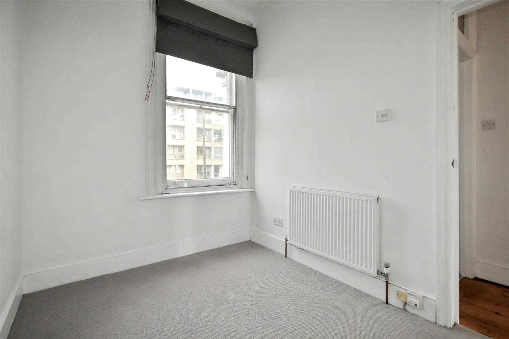 Chiswick High Road - Picture 12