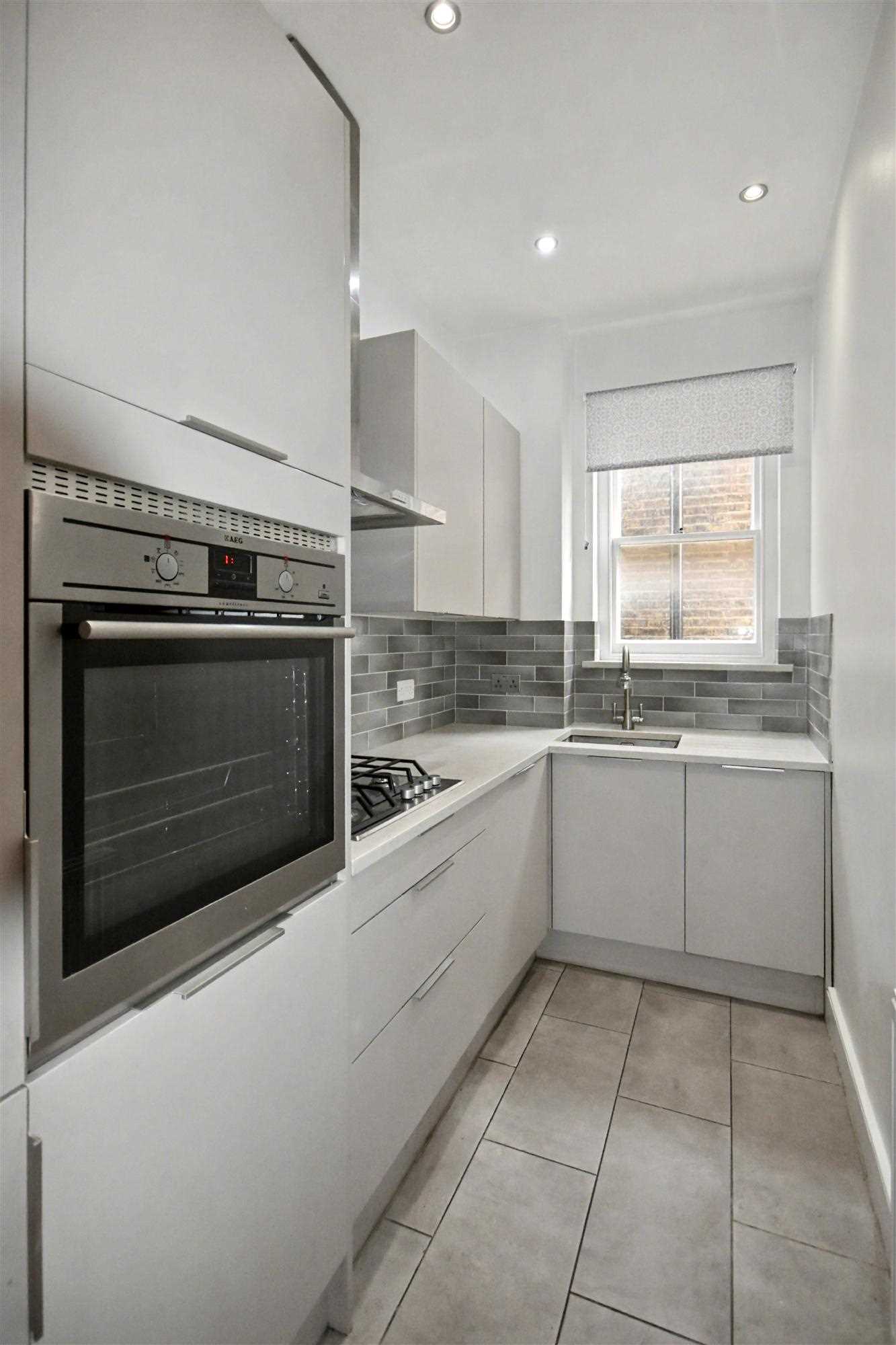 Chiswick High Road - Picture 7