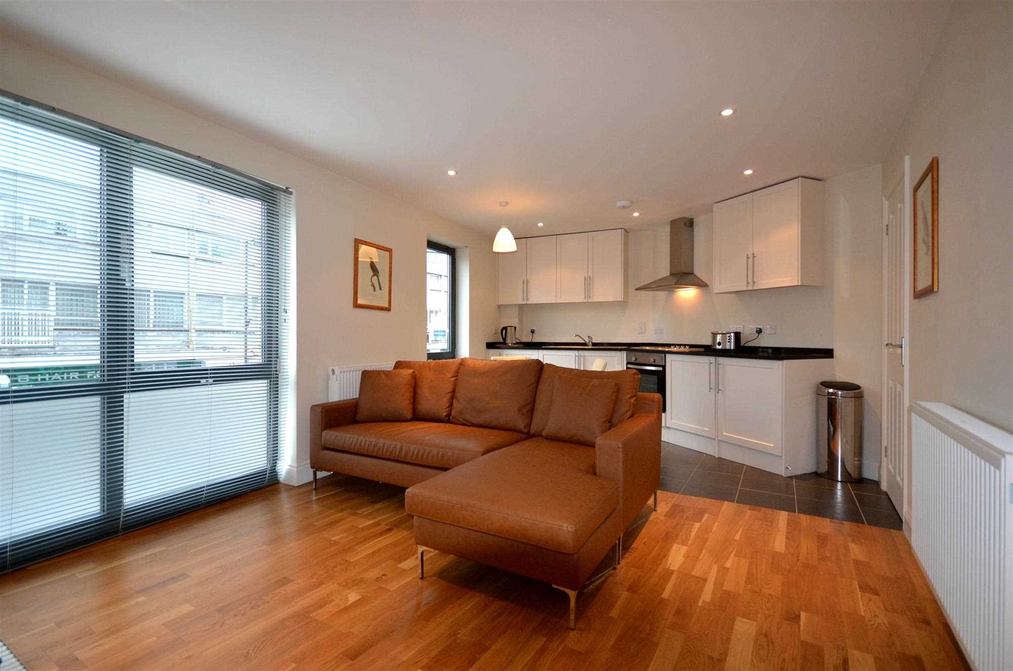 Old Timber Court - Picture 2