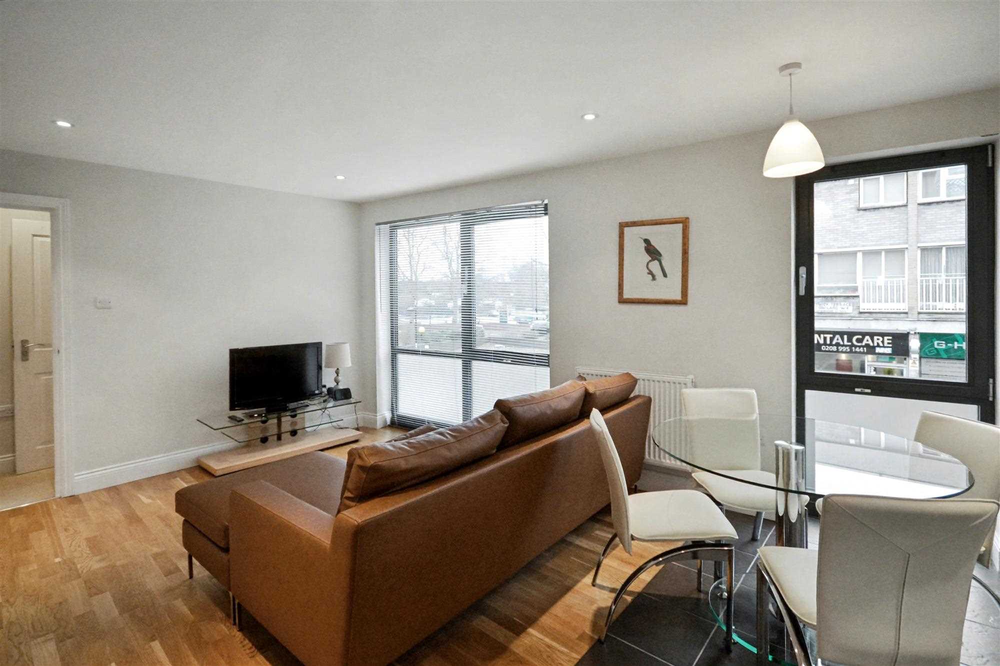 Old Timber Court - Picture 3