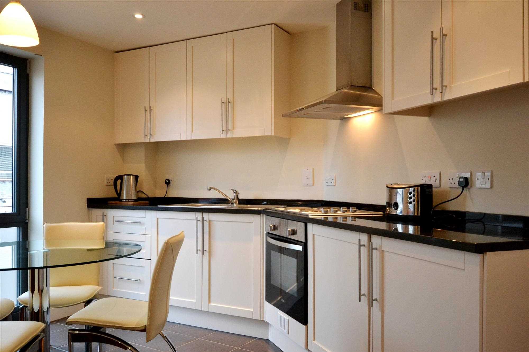 Old Timber Court - Picture 4