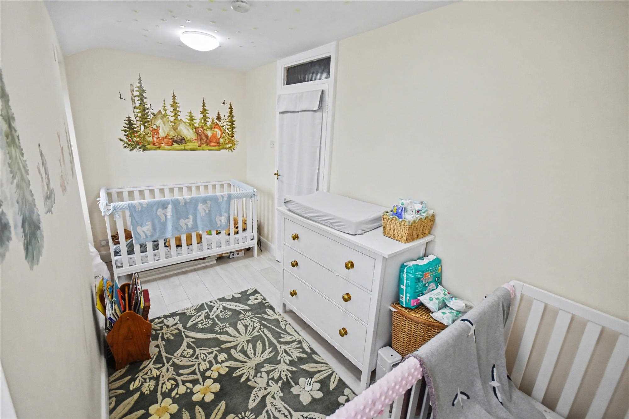 Burlington Lane - Picture 13