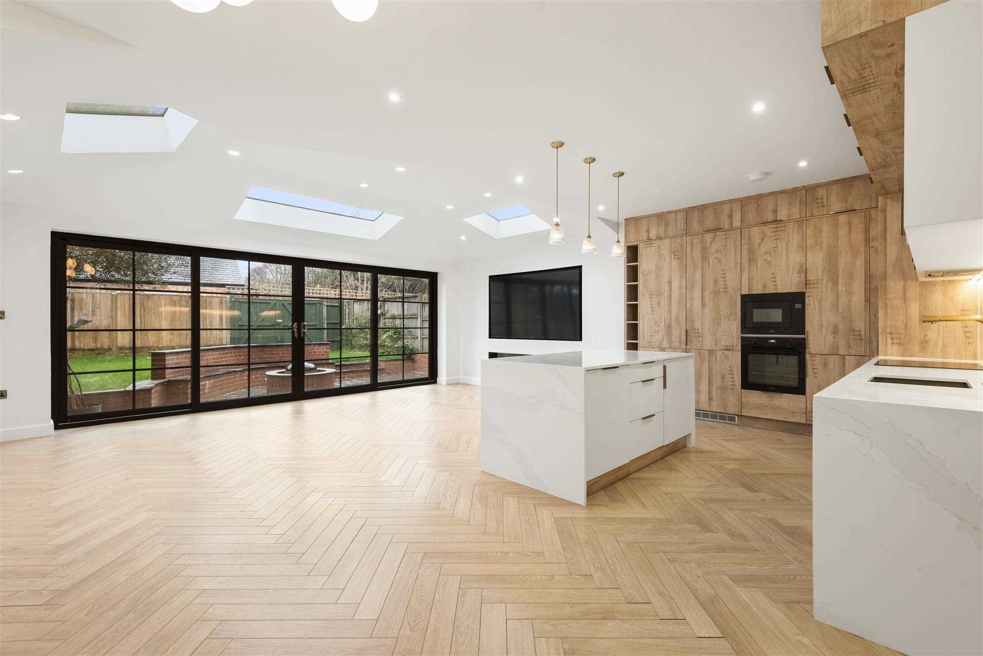 Chesterfiled Road - Picture 5