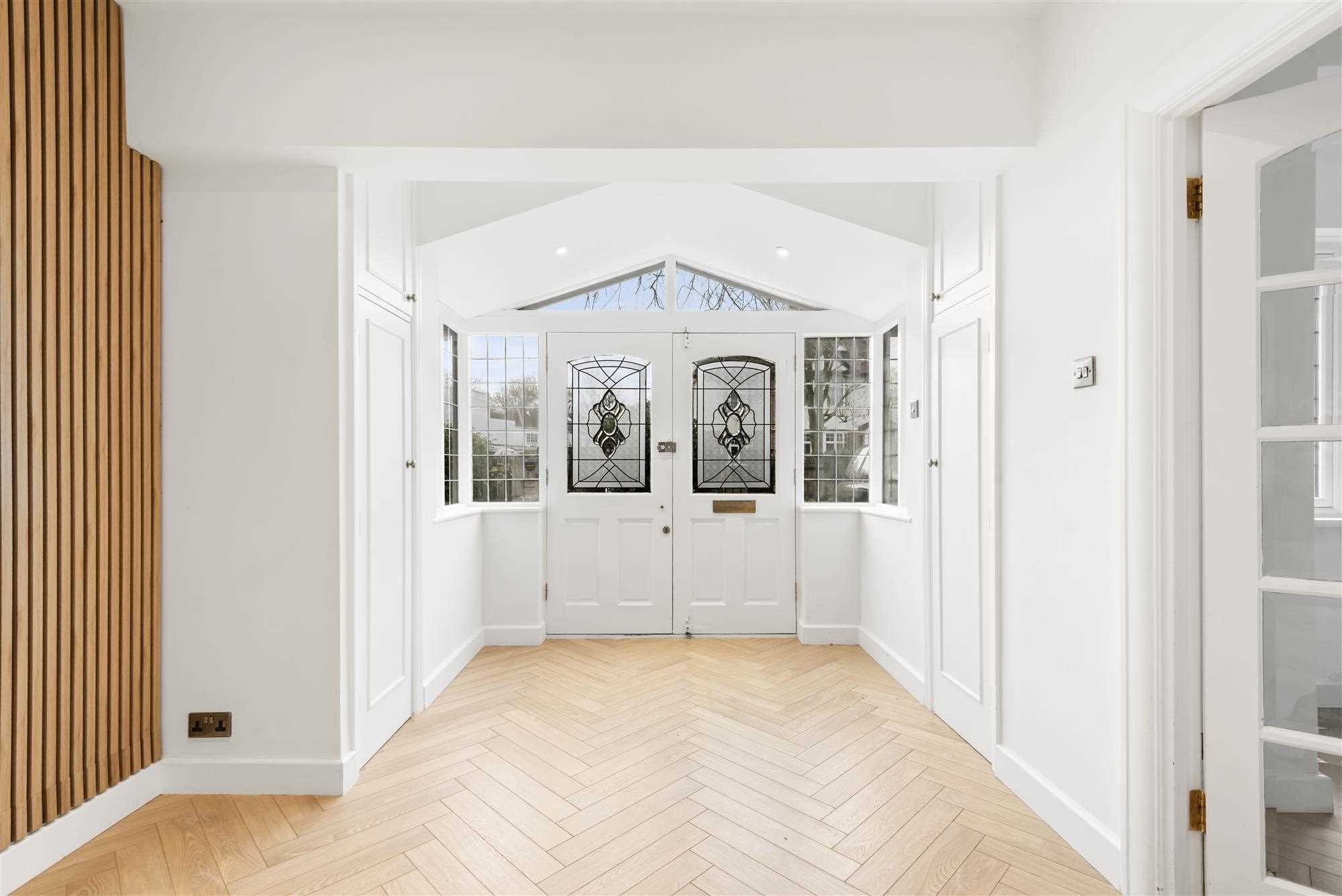 Chesterfiled Road - Picture 14