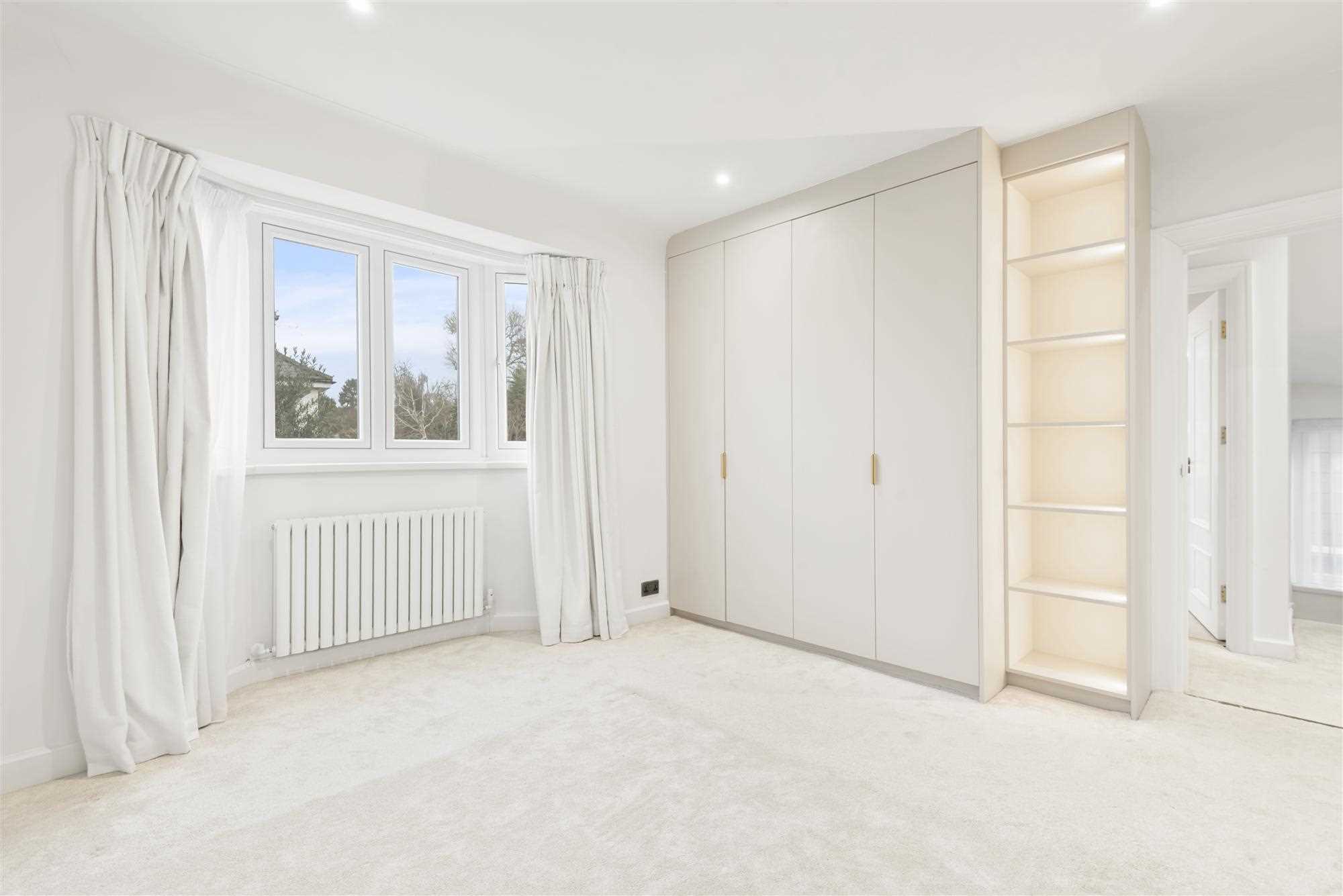 Chesterfiled Road - Picture 18