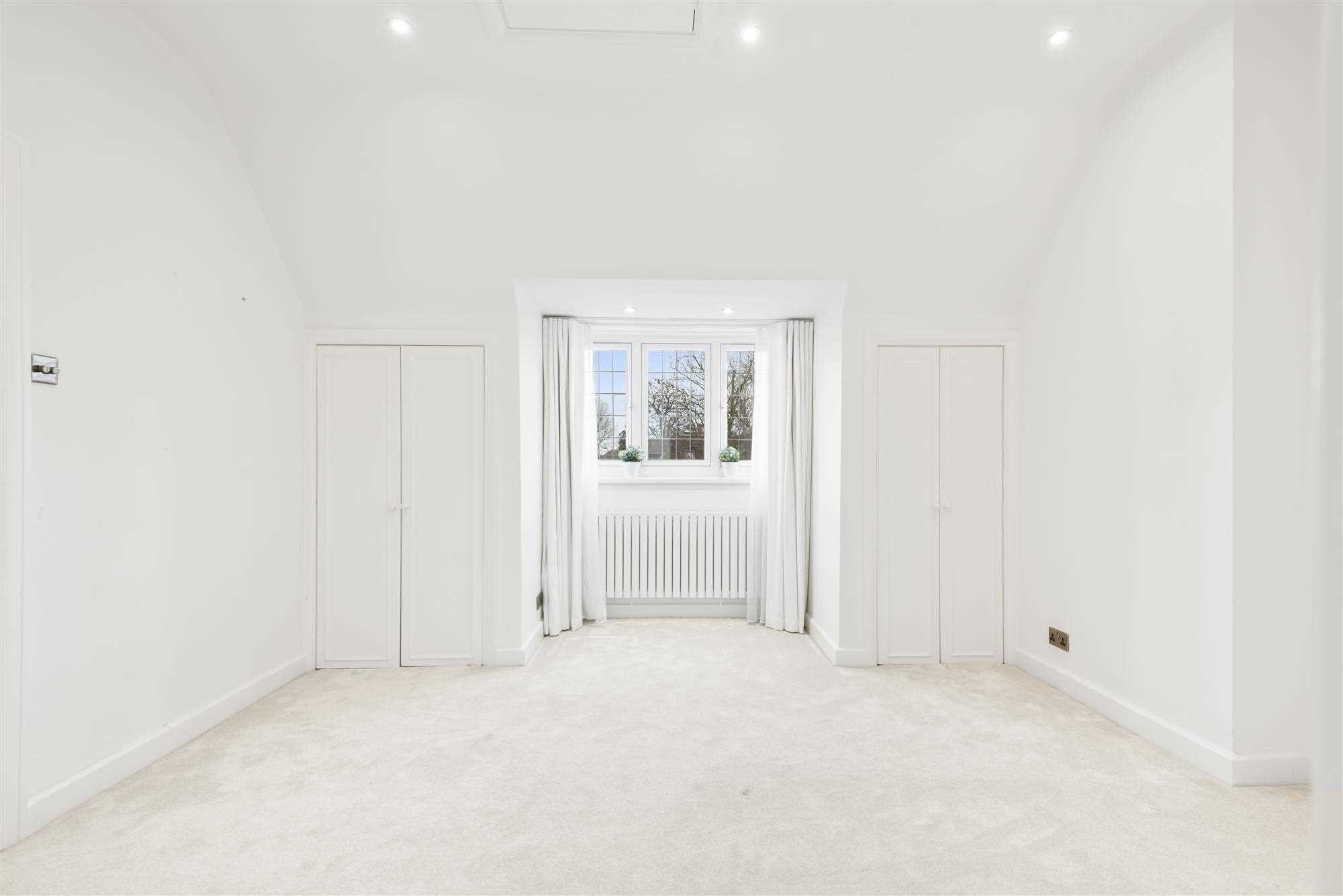 Chesterfiled Road - Picture 21