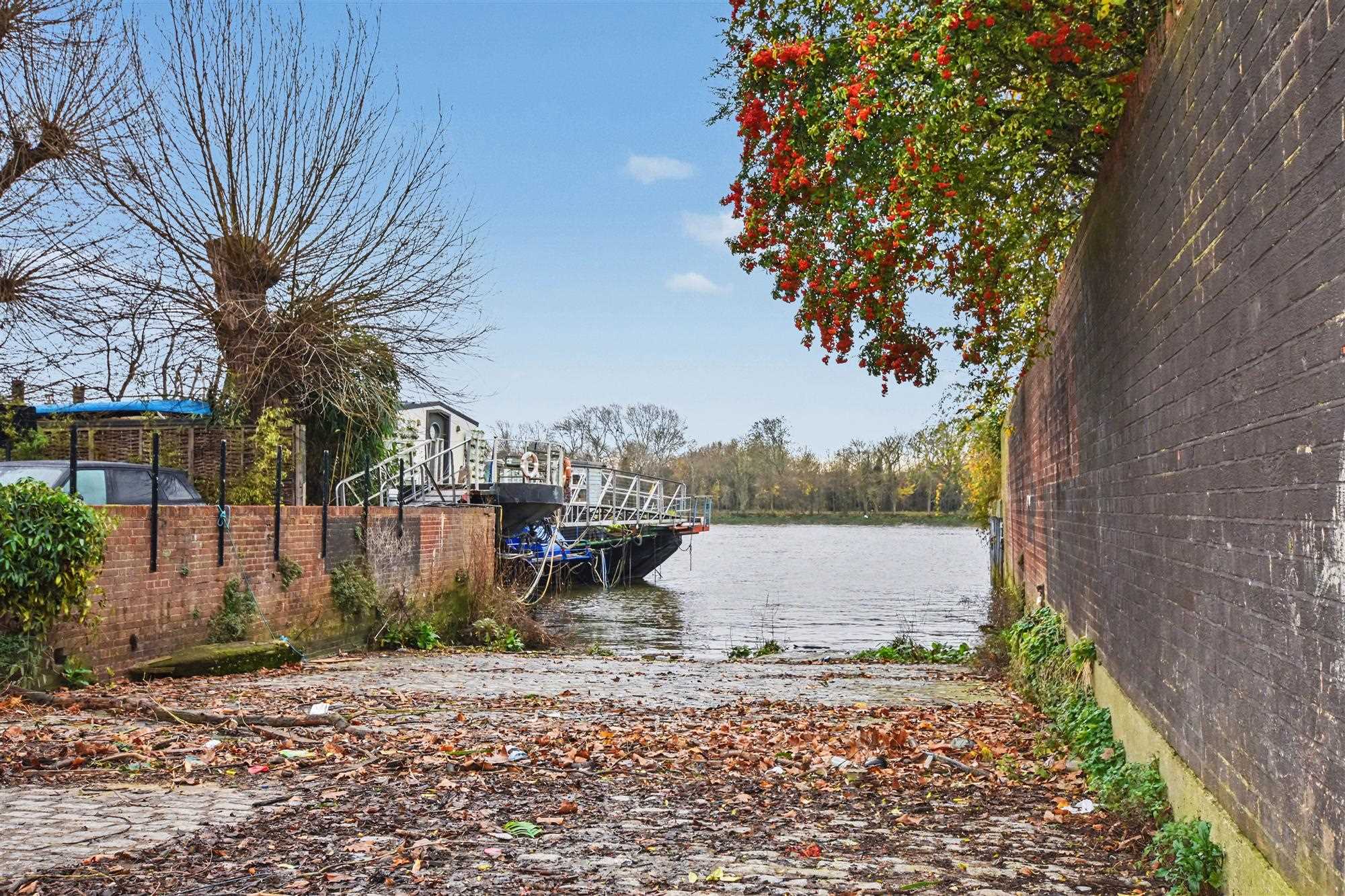 Burlington Lane - Picture 17