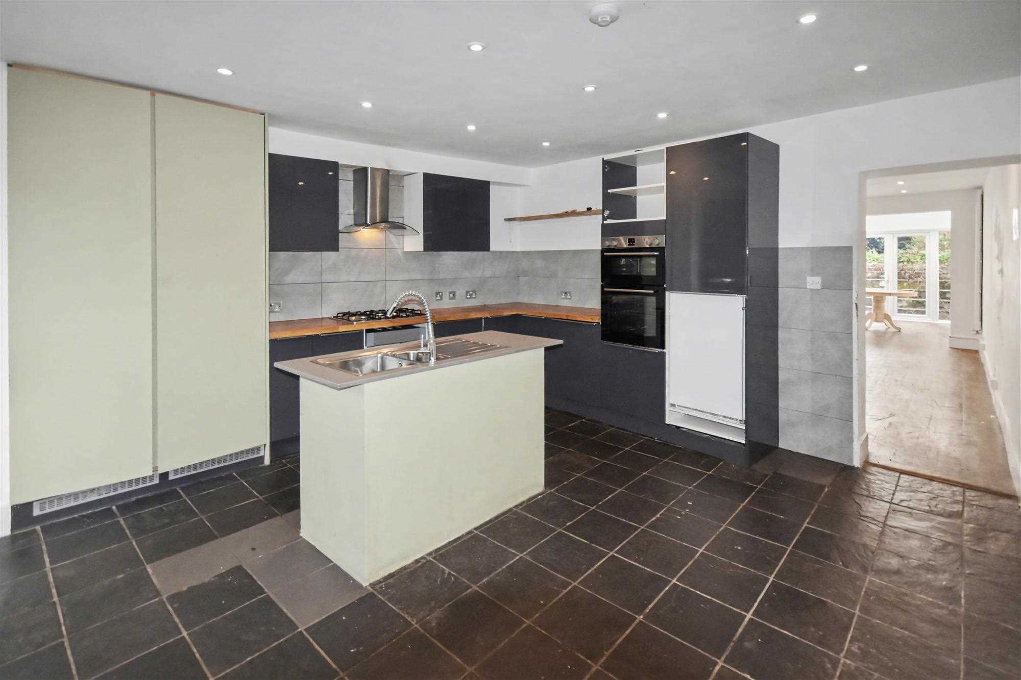 Percy Road - Picture 7