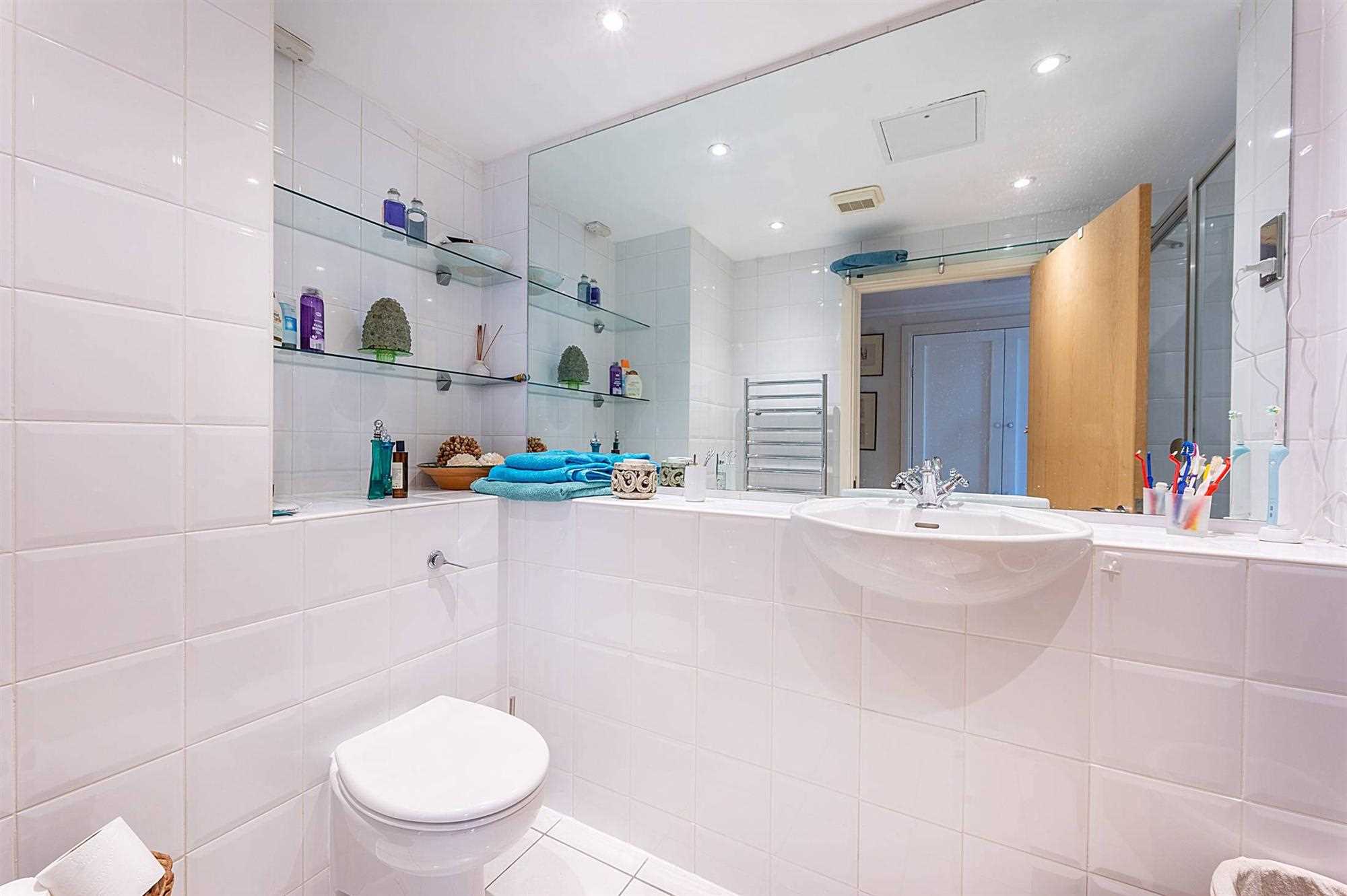 Point Wharf - Picture 8