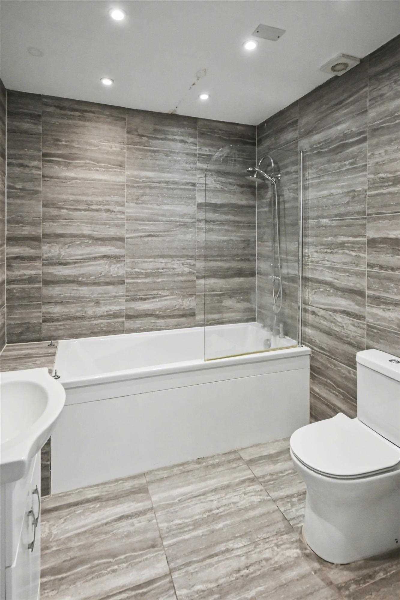 Percy Road - Picture 17