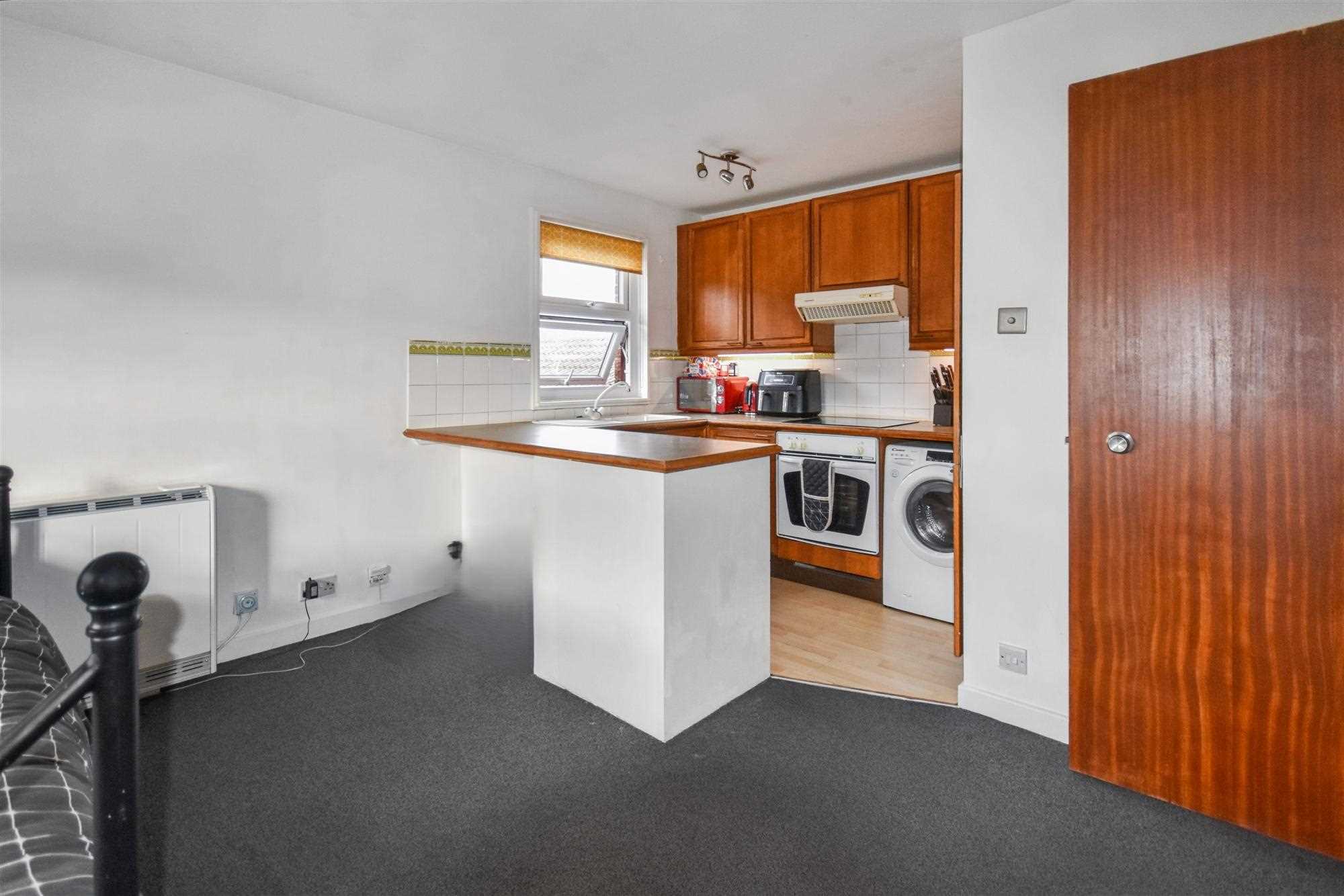 Mayfield Road - Picture 4