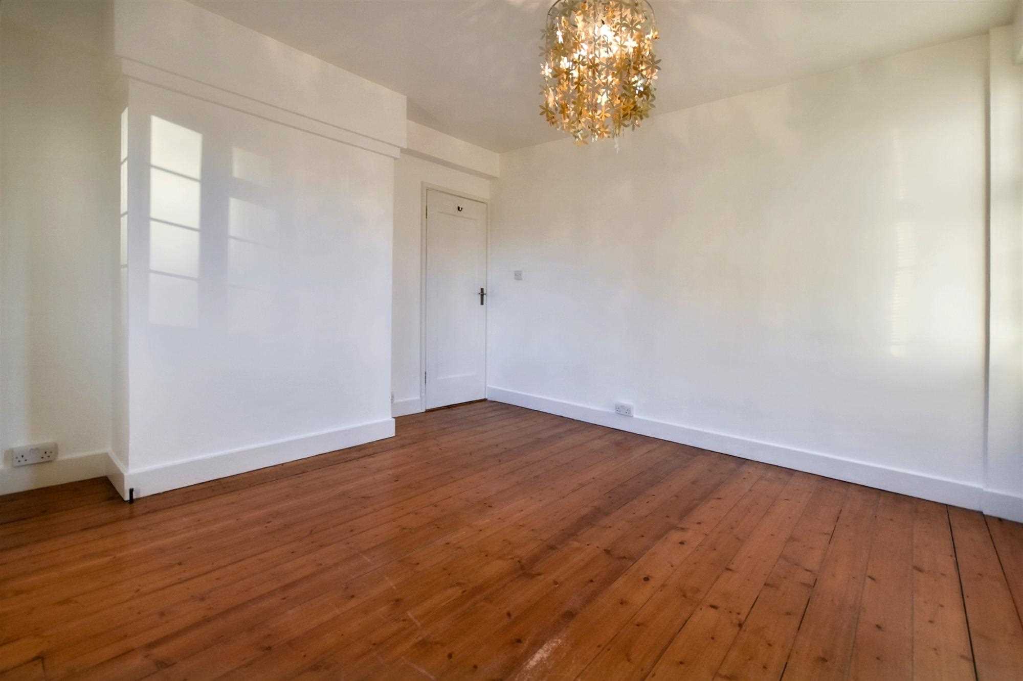 Chiswick Village - Picture 12