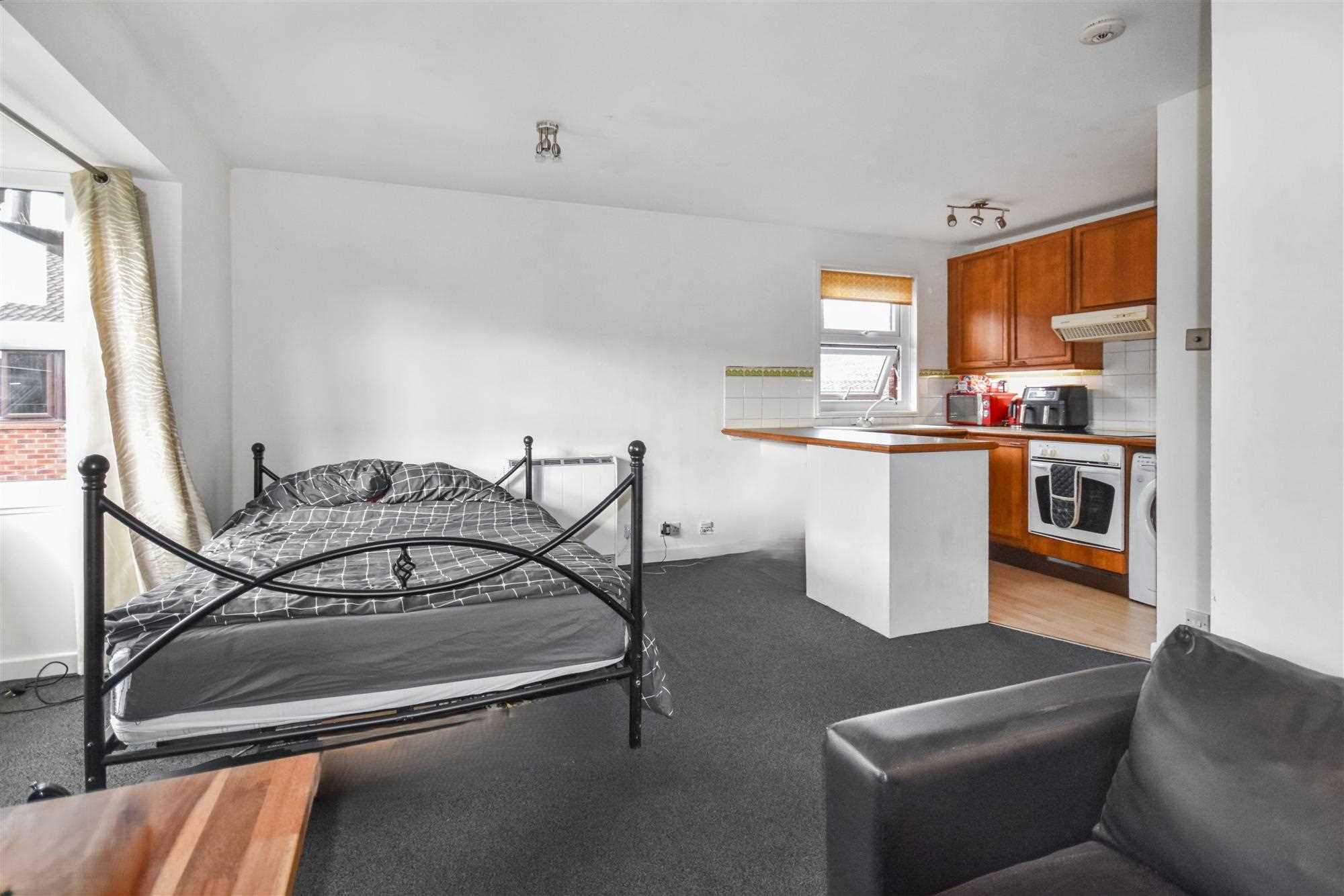 Mayfield Road - Picture 7