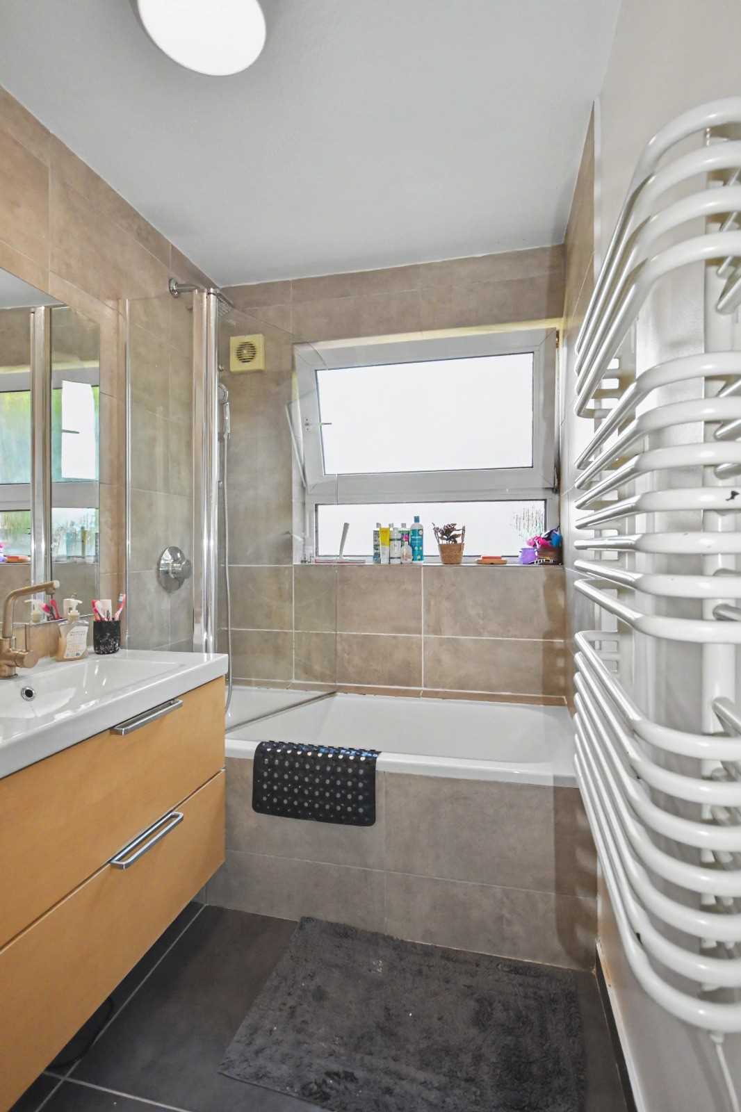 Gunnersbury Close - Picture 10