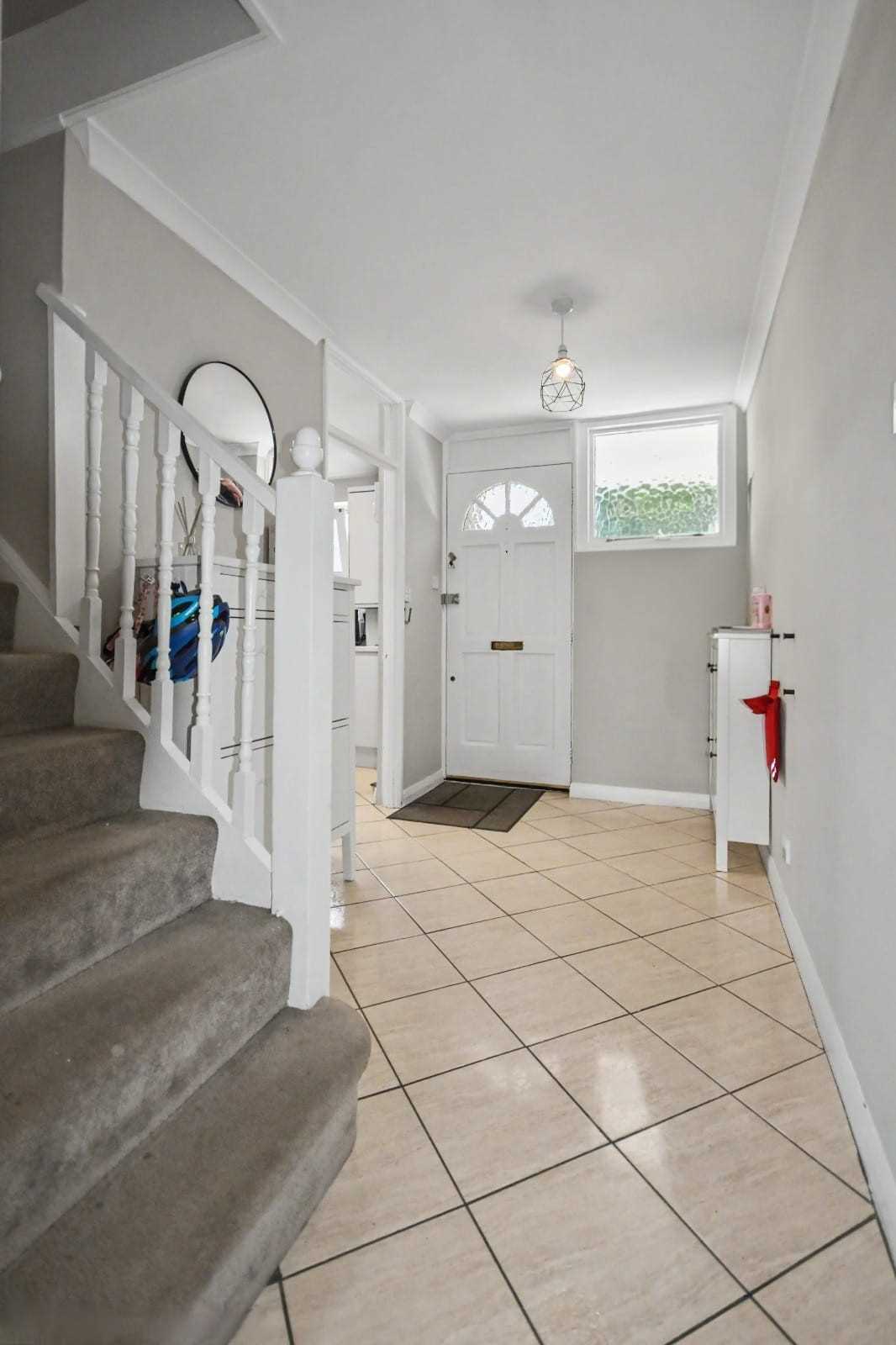 Gunnersbury Close - Picture 11