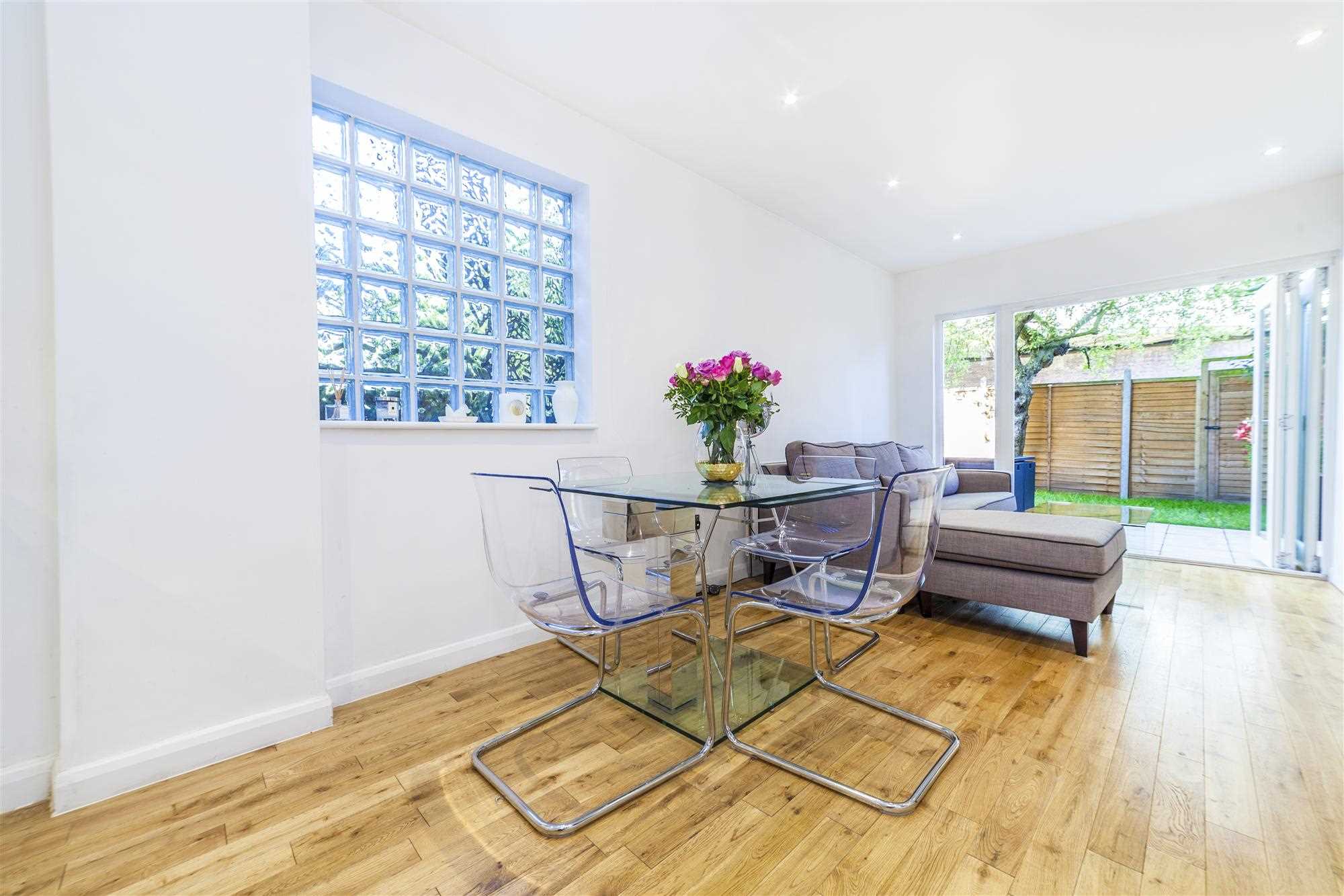 Ivy Crescent - Picture 5
