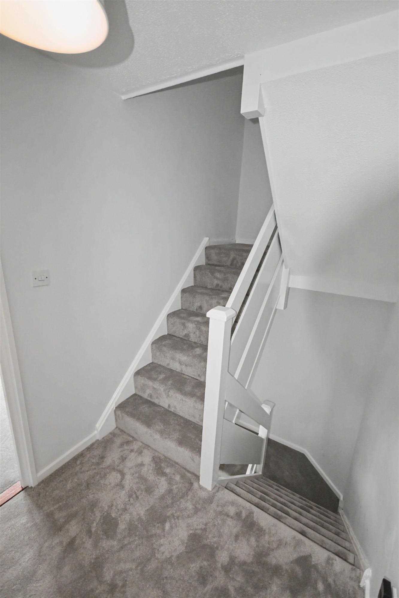 Fishers Lane - Picture 6