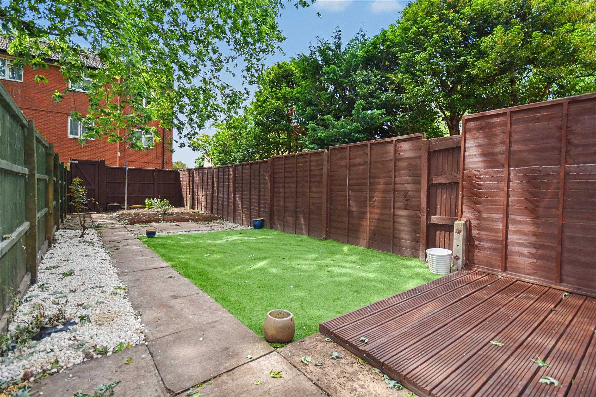 Fishers Lane - Picture 14