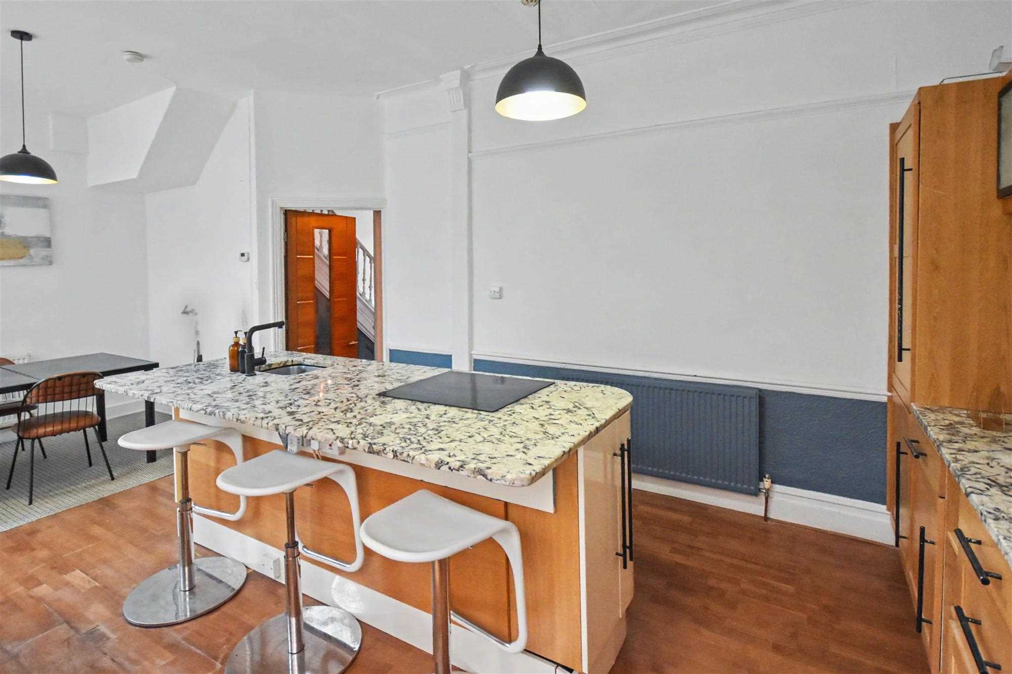 Merton Avenue - Picture 11