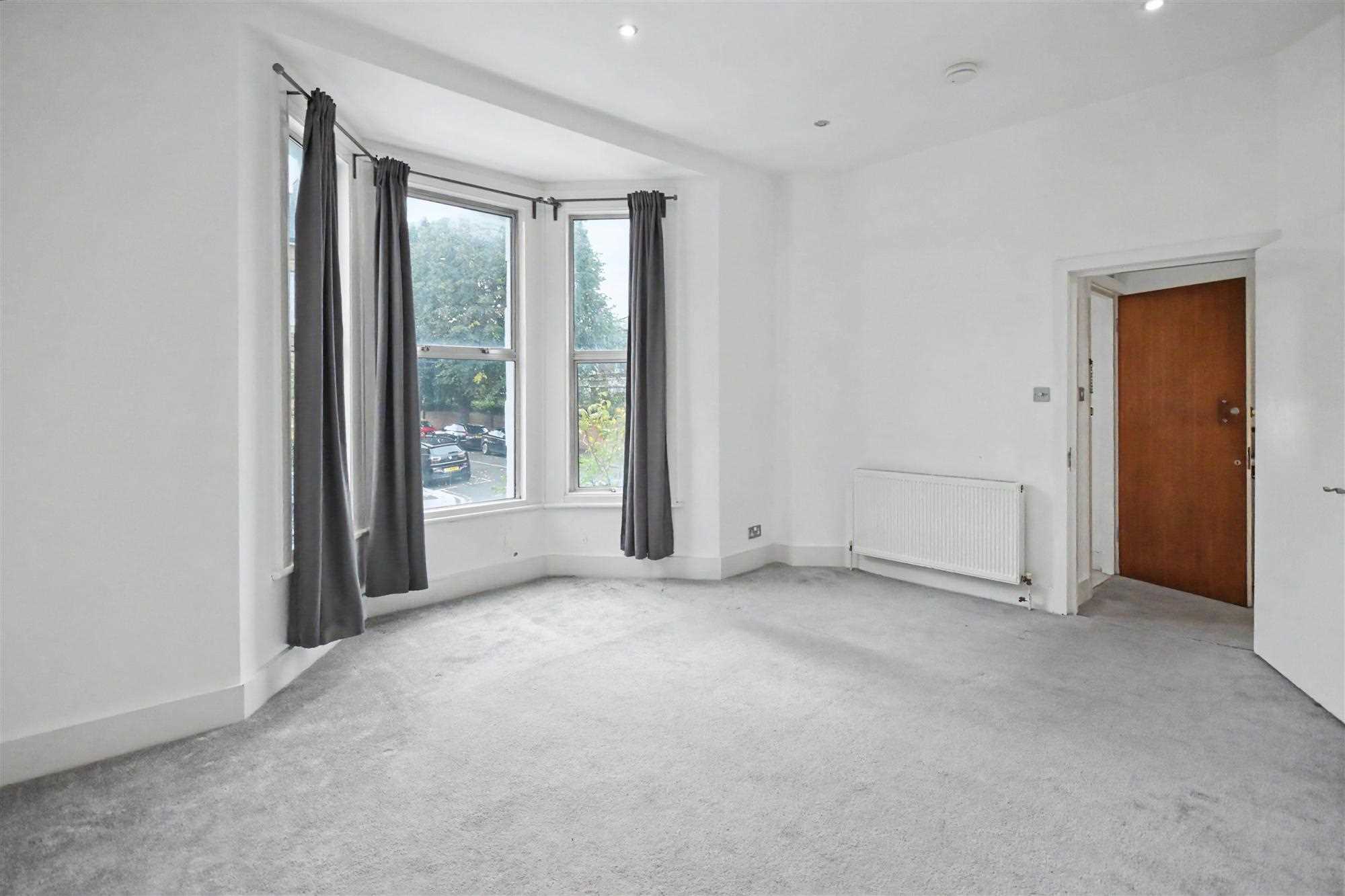 Rylett Road - Picture 2