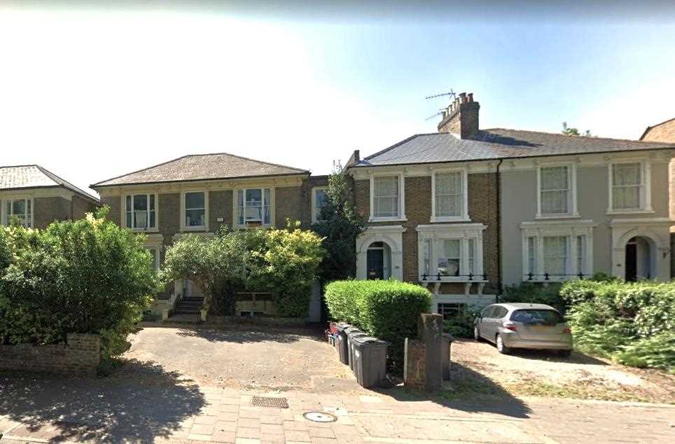 Chiswick High Road - Picture 1