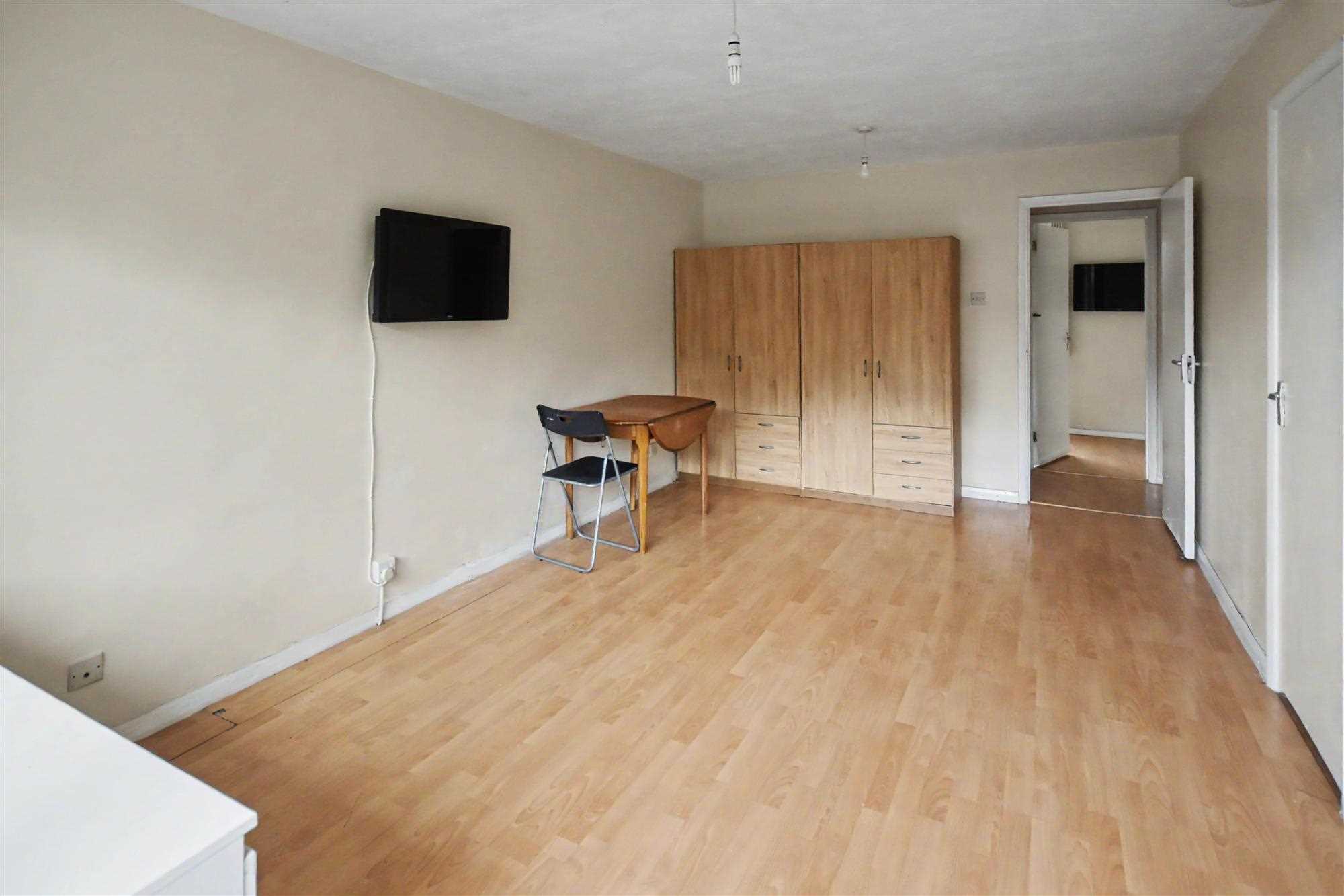 Wellesley Road - Picture 2
