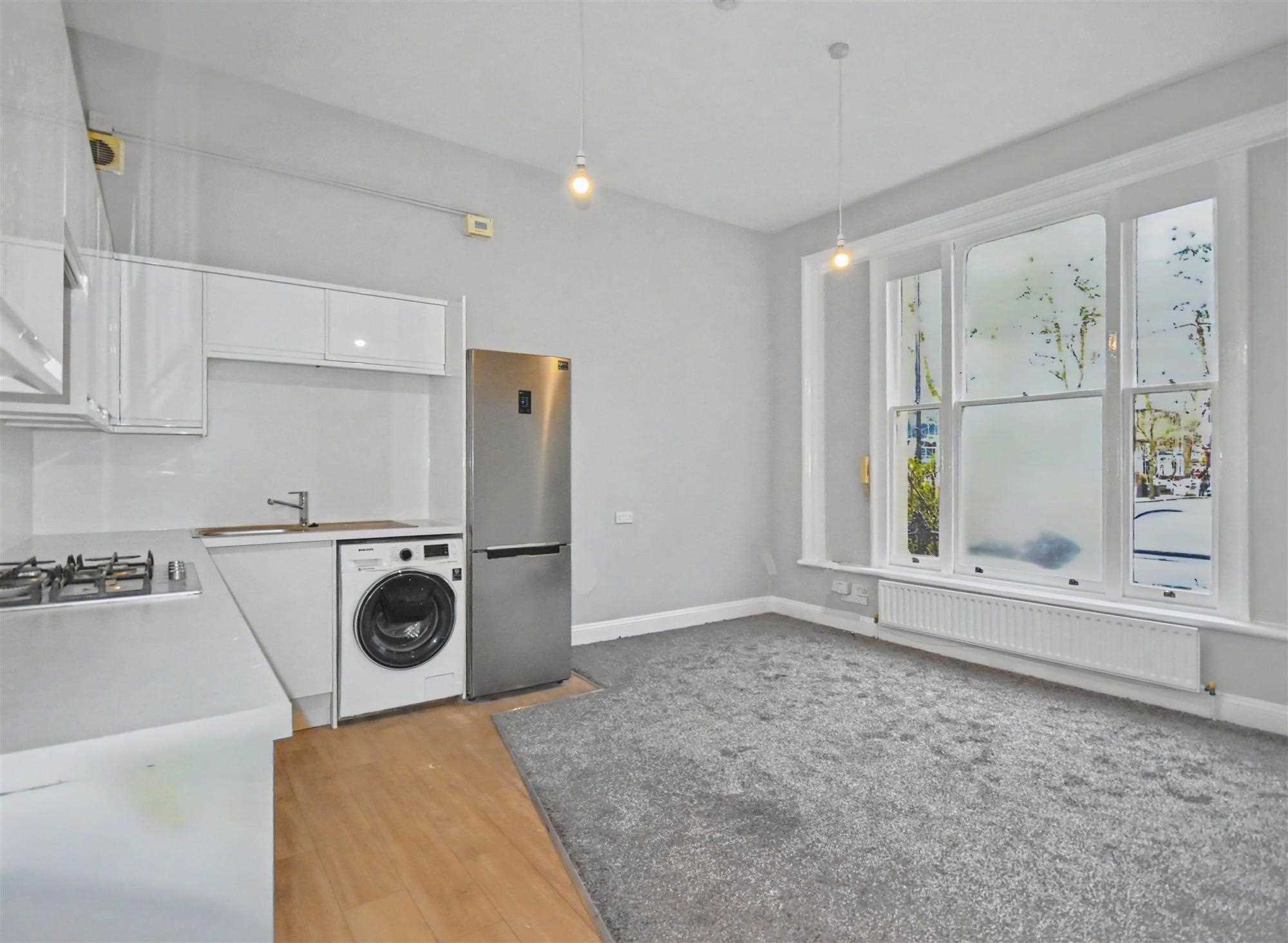 Chiswick High Road - Picture 3